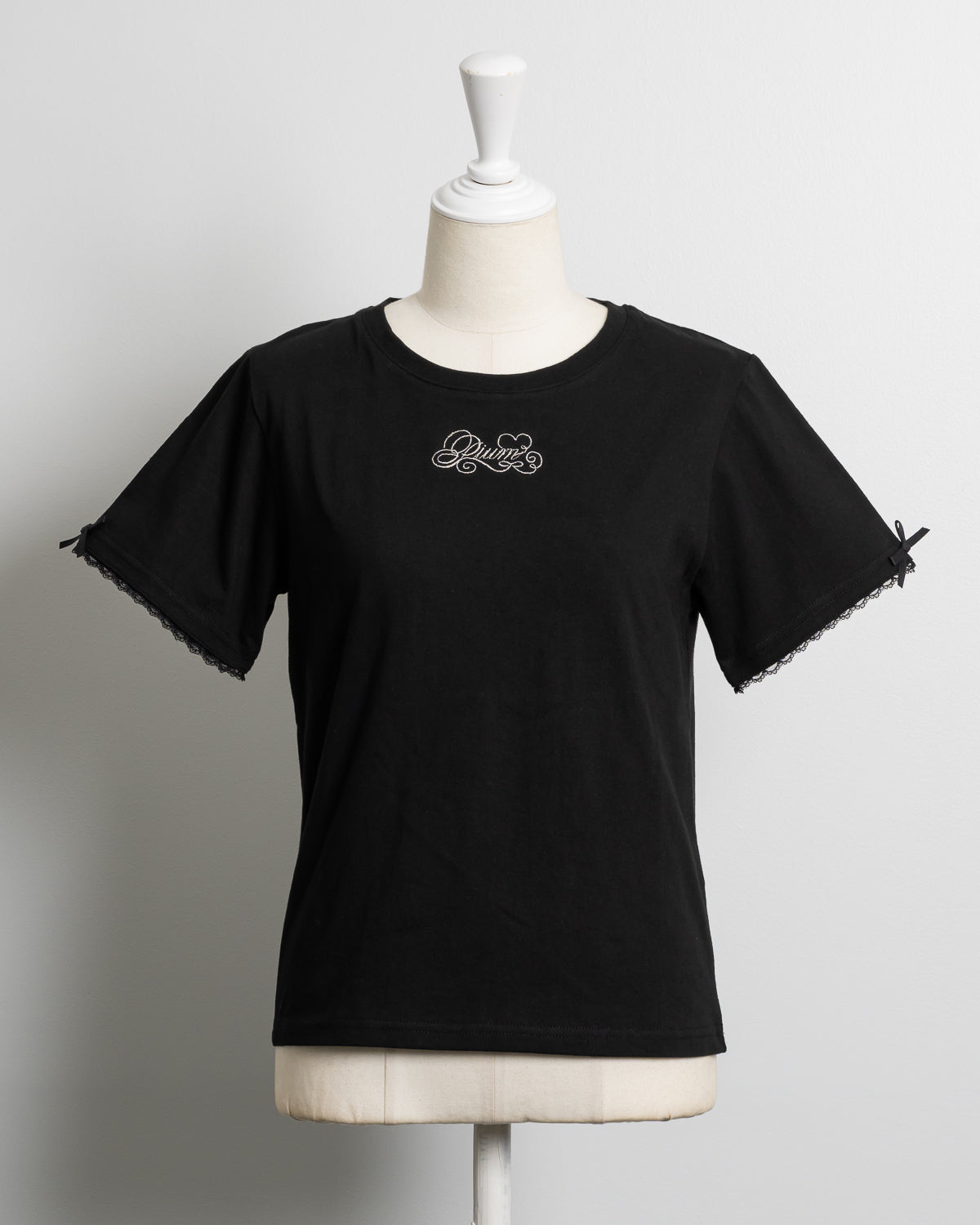 ロゴ刺繍レースリボンTシャツ