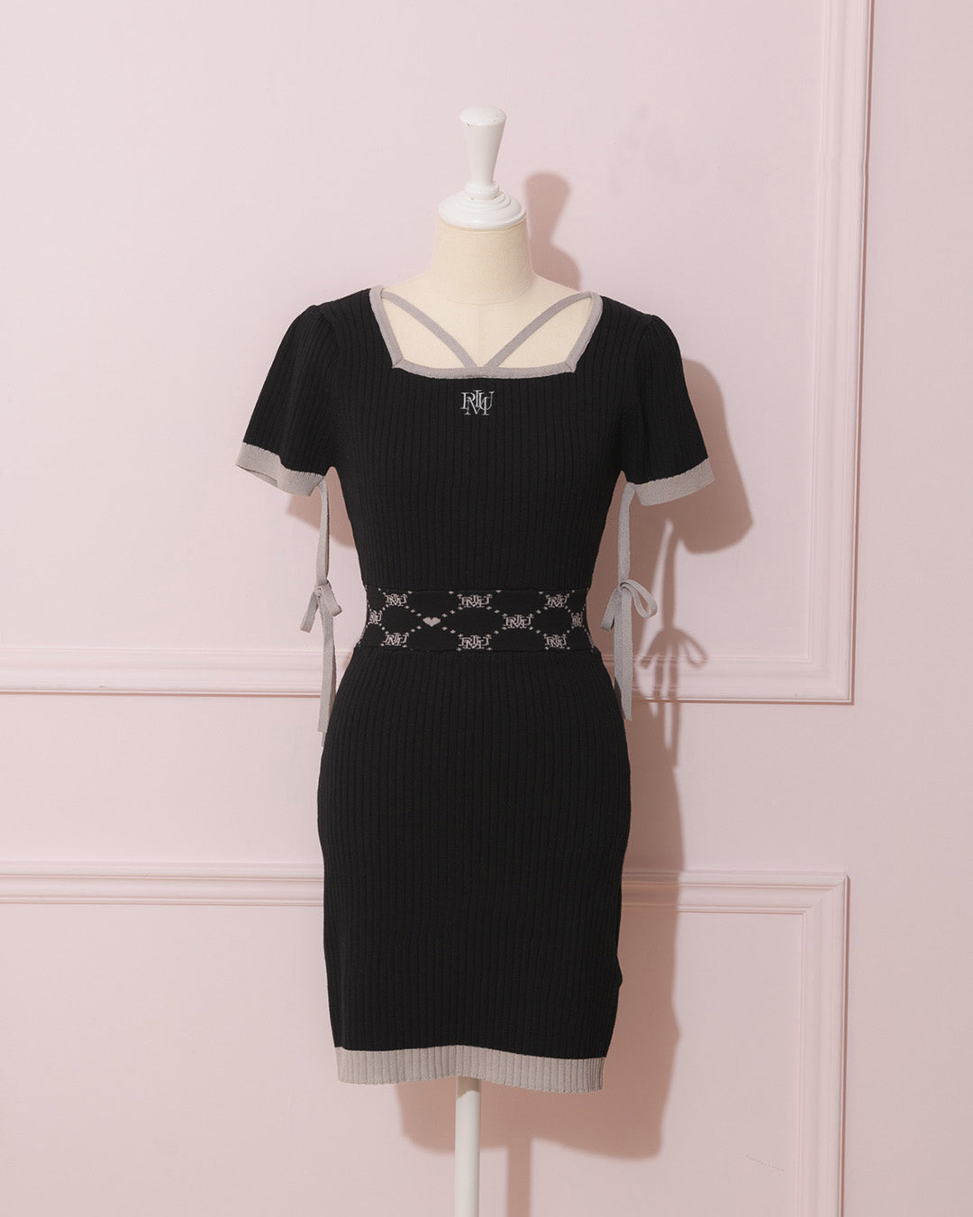 カラー:ブラック×グレー