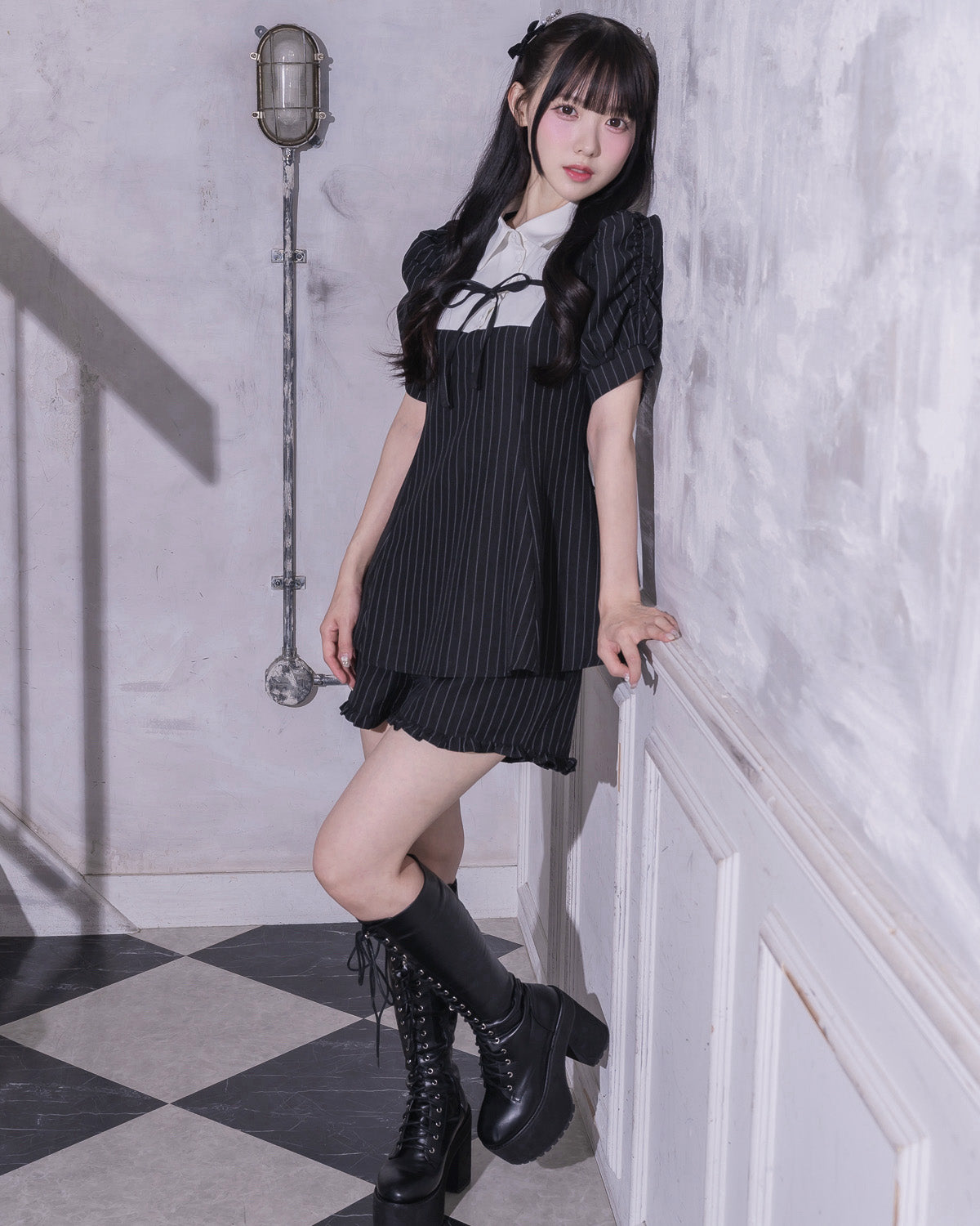 モデル身長:159cm/着用カラー:ブラックストライプ