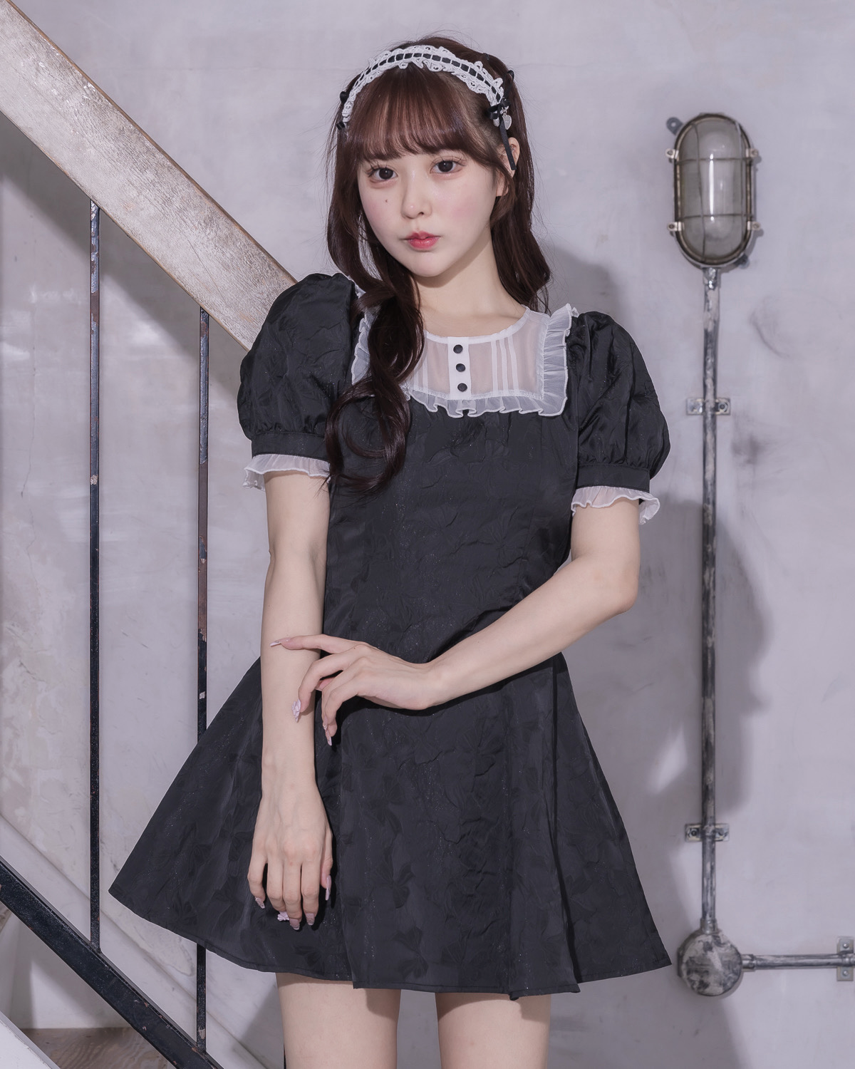 モデル身長:157cm/着用カラー:ブラックジャガード