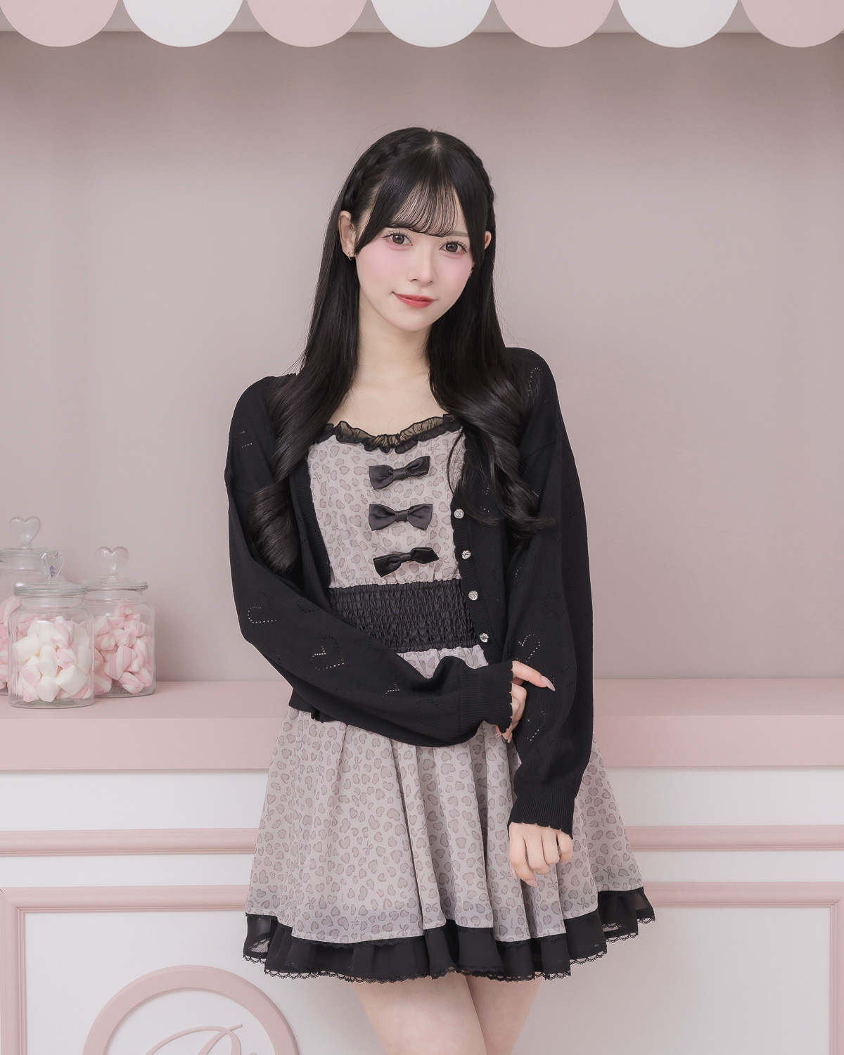 モデル身長：155cm/着用カラー : ブラック