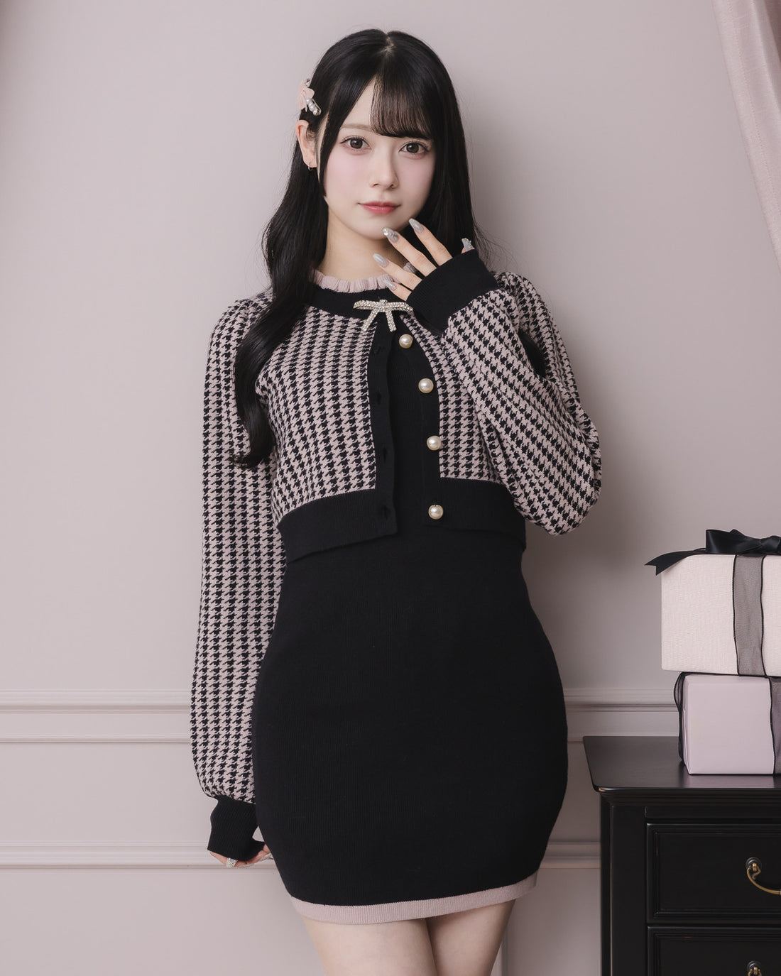 モデル身長：155cm/着用カラー:ブラック×ピンク