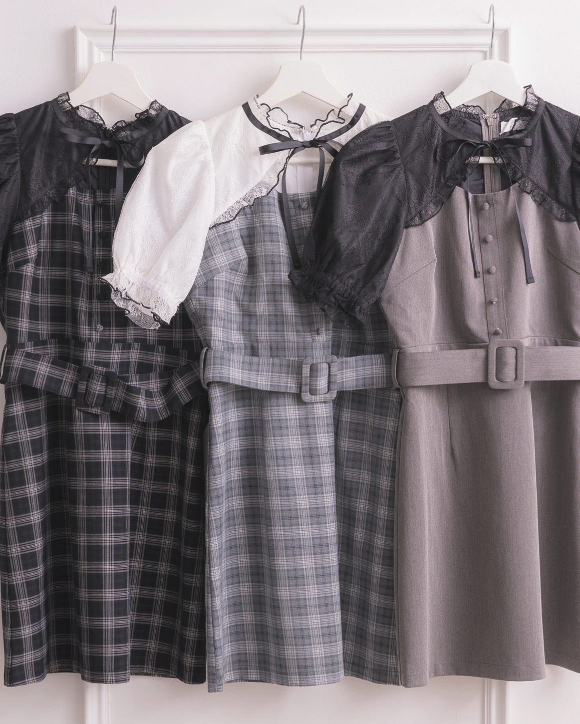 レースケープベルトミニワンピース