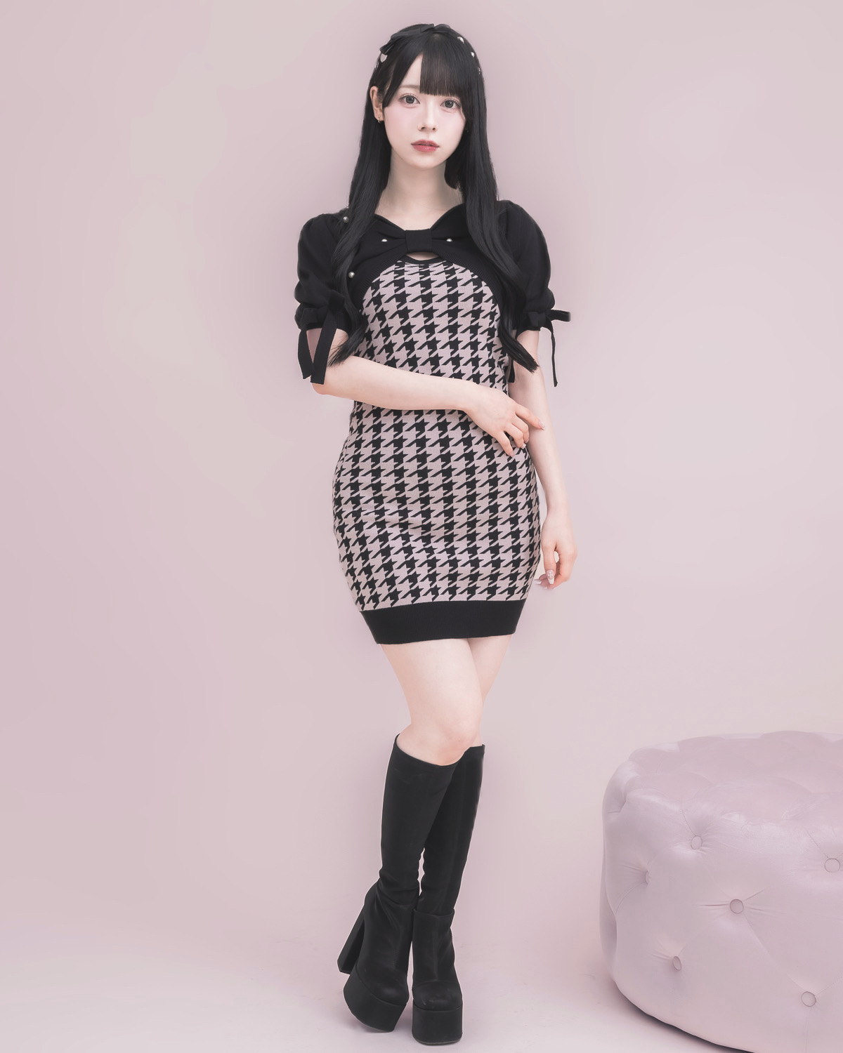 モデル身長:155cm/着用カラー:ブラック×ピンク