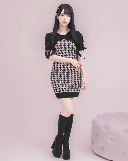 モデル身長：155cm/着用カラー:ブラック×ピンク