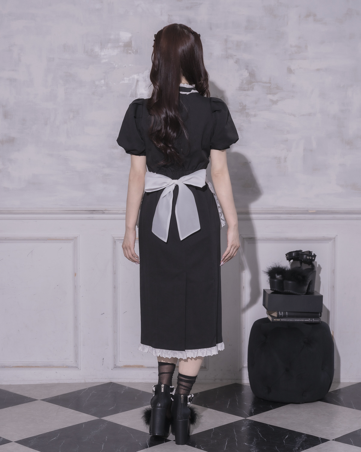 チョーカーフリルロングカフェワンピース