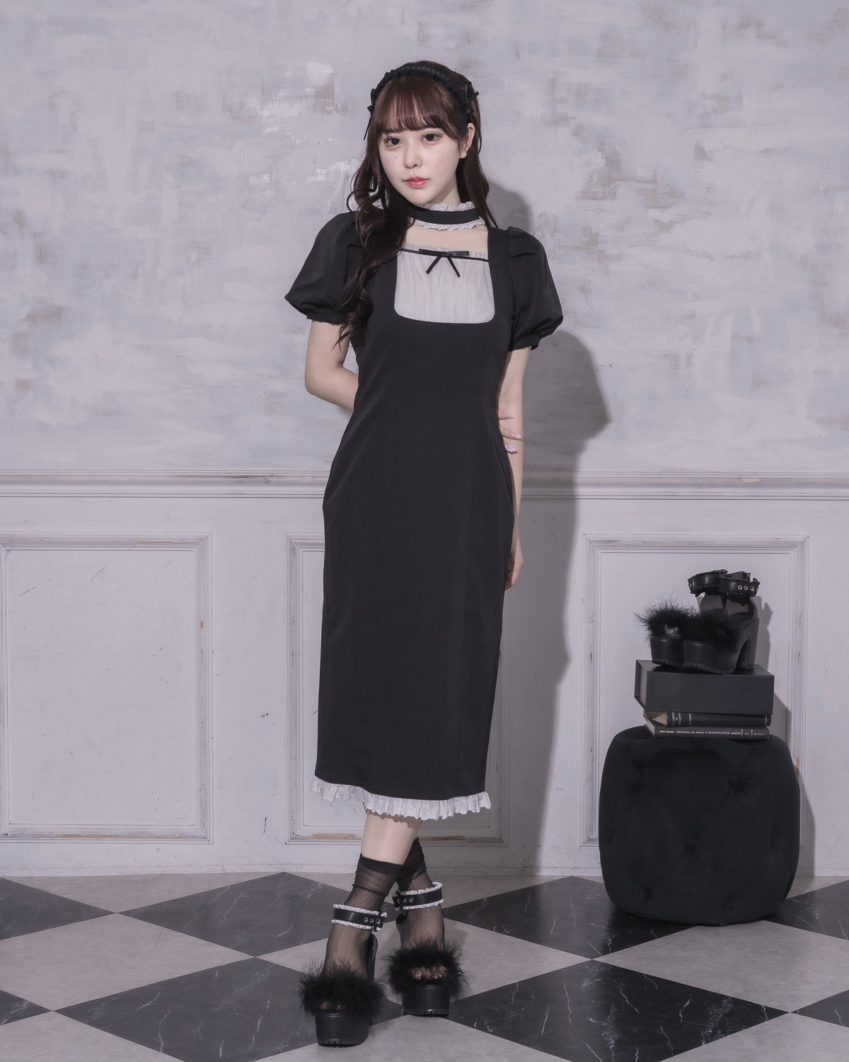 チョーカーフリルロングカフェワンピース