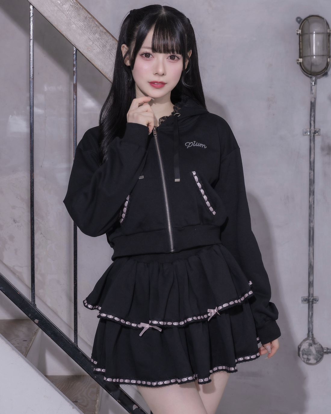 フリル付きブラックフードパーカー ロージーモンスター rosymonster フリル付きブラックフードパーカー ロージーモンスター rosymonster