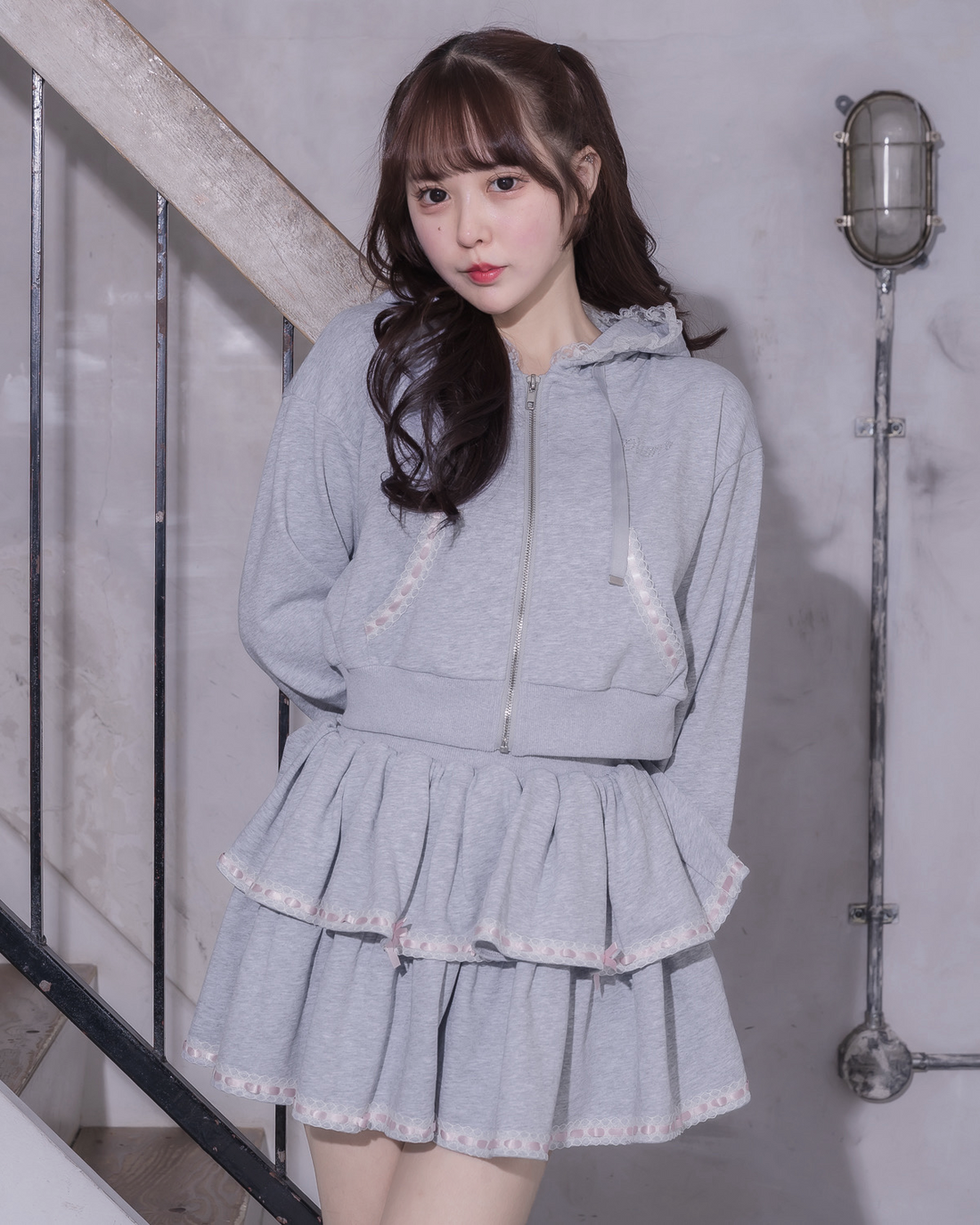 モデル身長：157cm/着用カラー：グレー