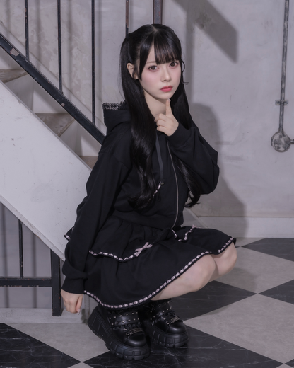 モデル身長：155cm/着用カラー：ブラック×ピンク