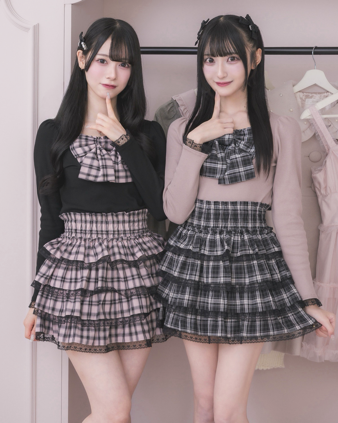 （左）モデル身長：155cm/着用カラー:ブラック（右）モデル身長：157cm/着用カラー:ピンク