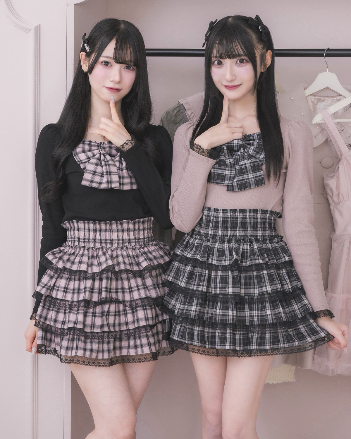 （左）モデル身長：155cm/着用カラー:ブラック（右）モデル身長：157cm/着用カラー:ピンク