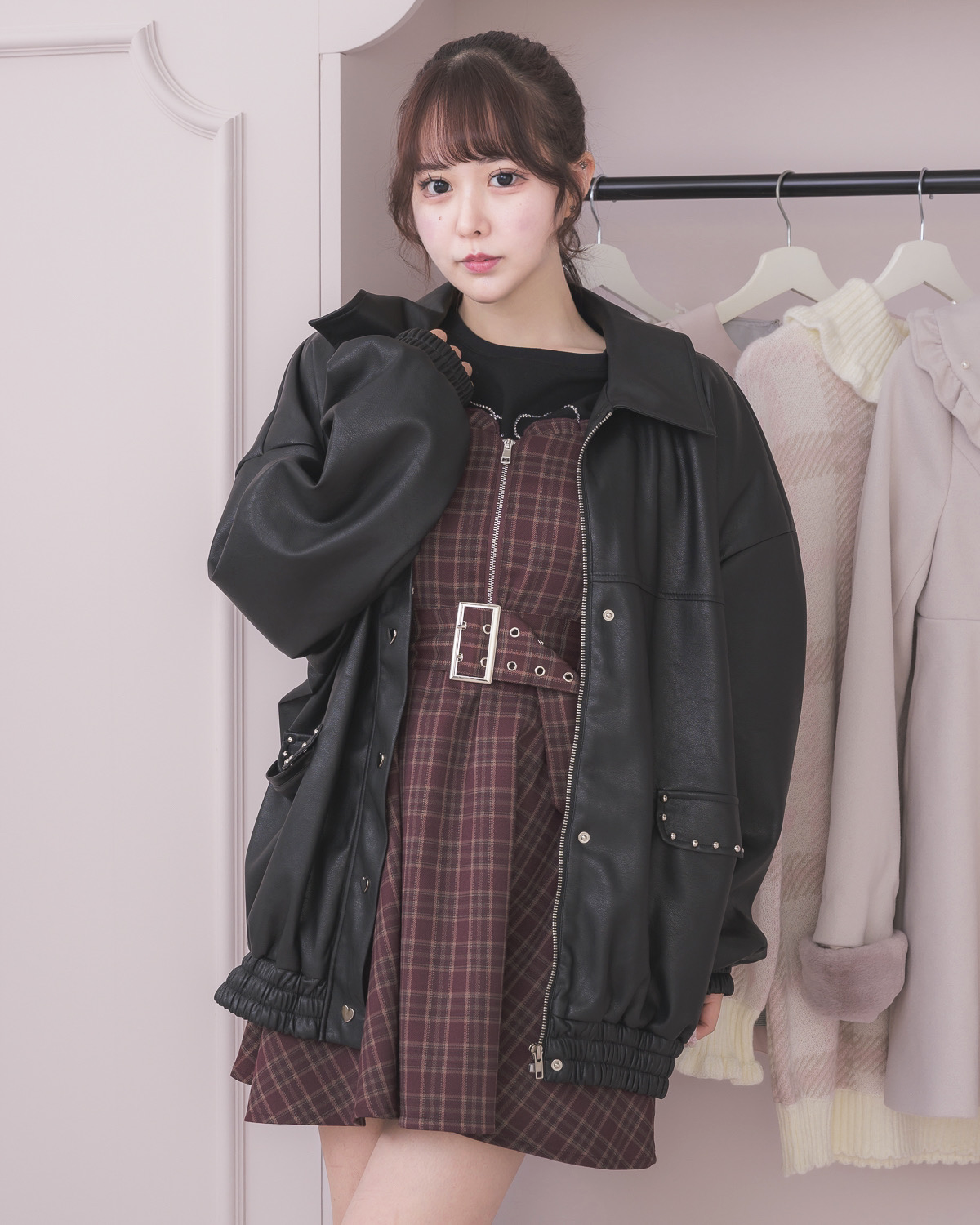 モデル身長：157cm/着用カラー:ブラック