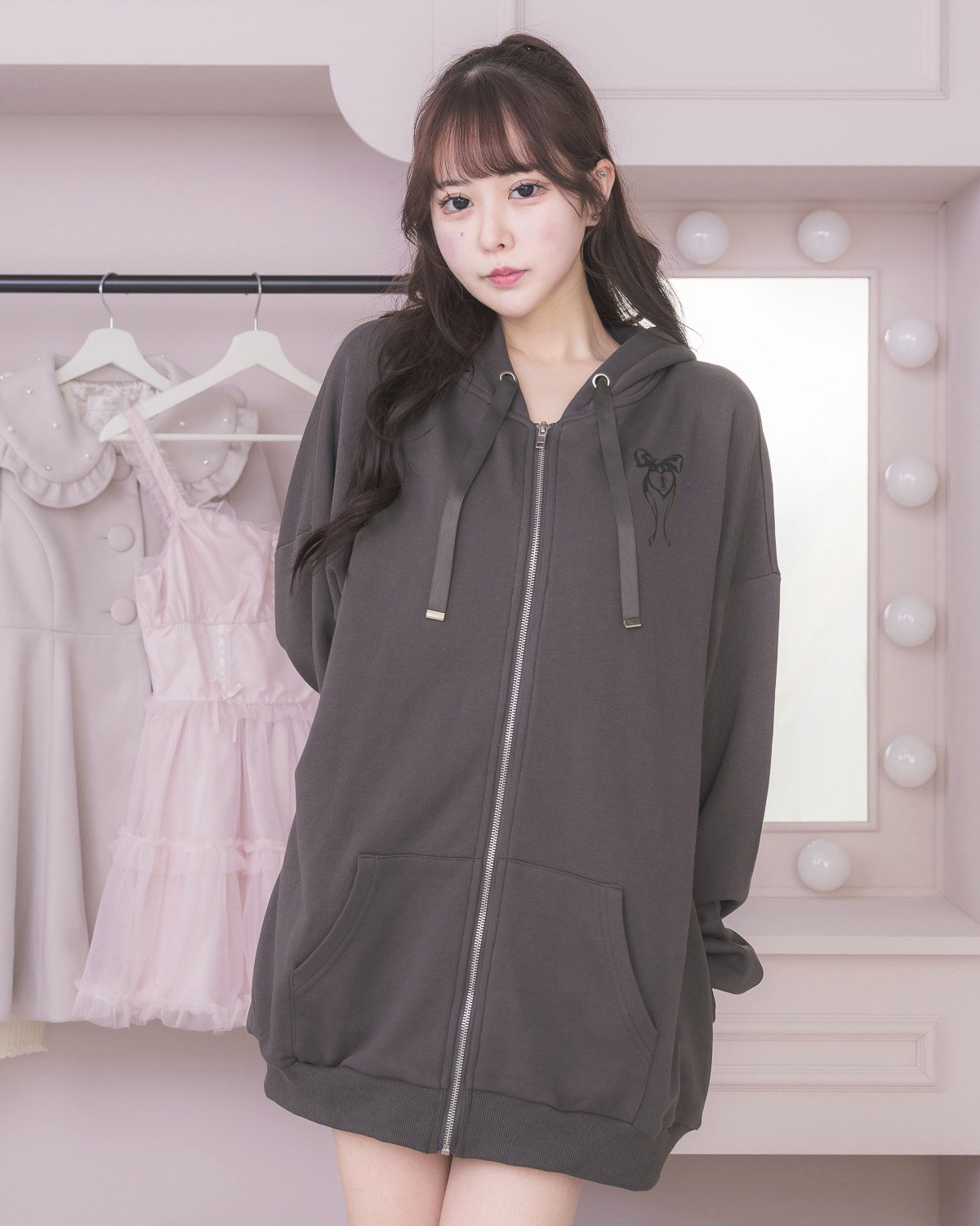 モデル身長：157cm/着用カラー：チャコール