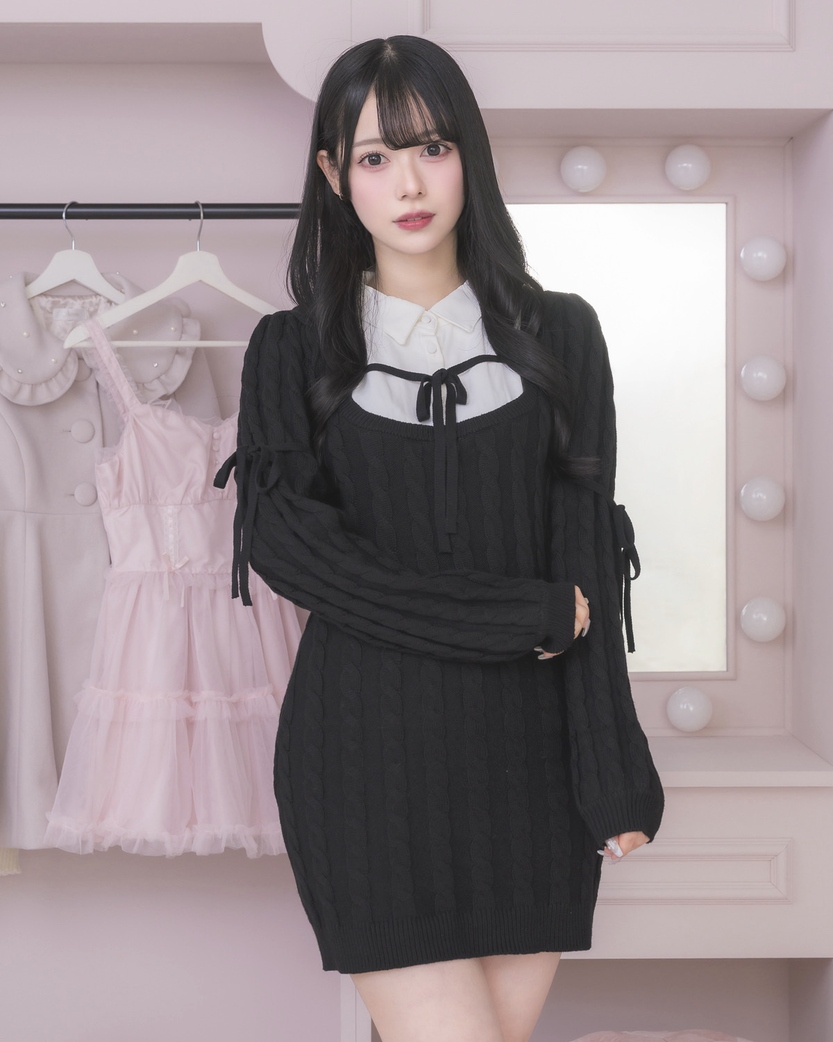 モデル身長:155cm/着用カラー:ブラック×ホワイト