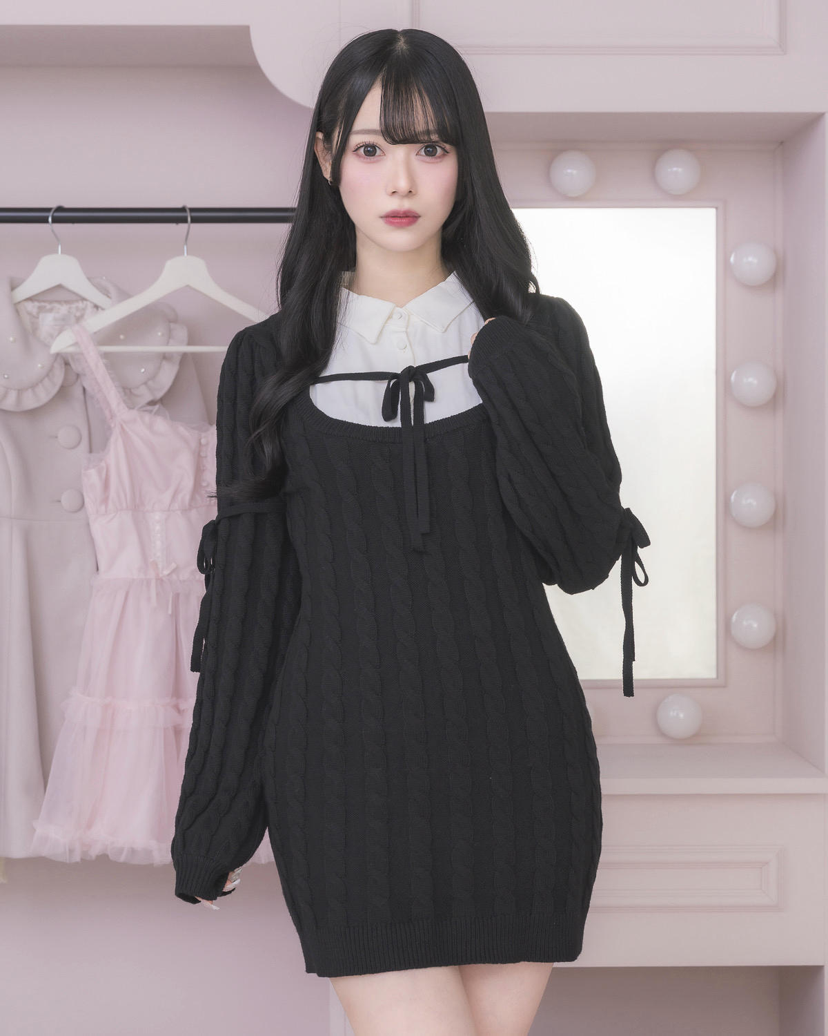 モデル身長:155cm/着用カラー:ブラック×ホワイト