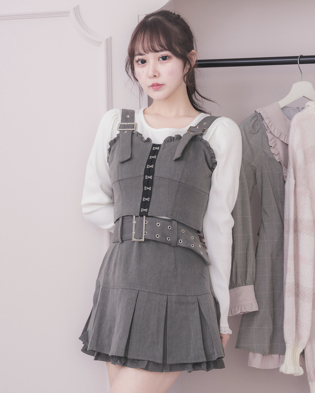 モデル身長:157cm/着用カラー:チャコール