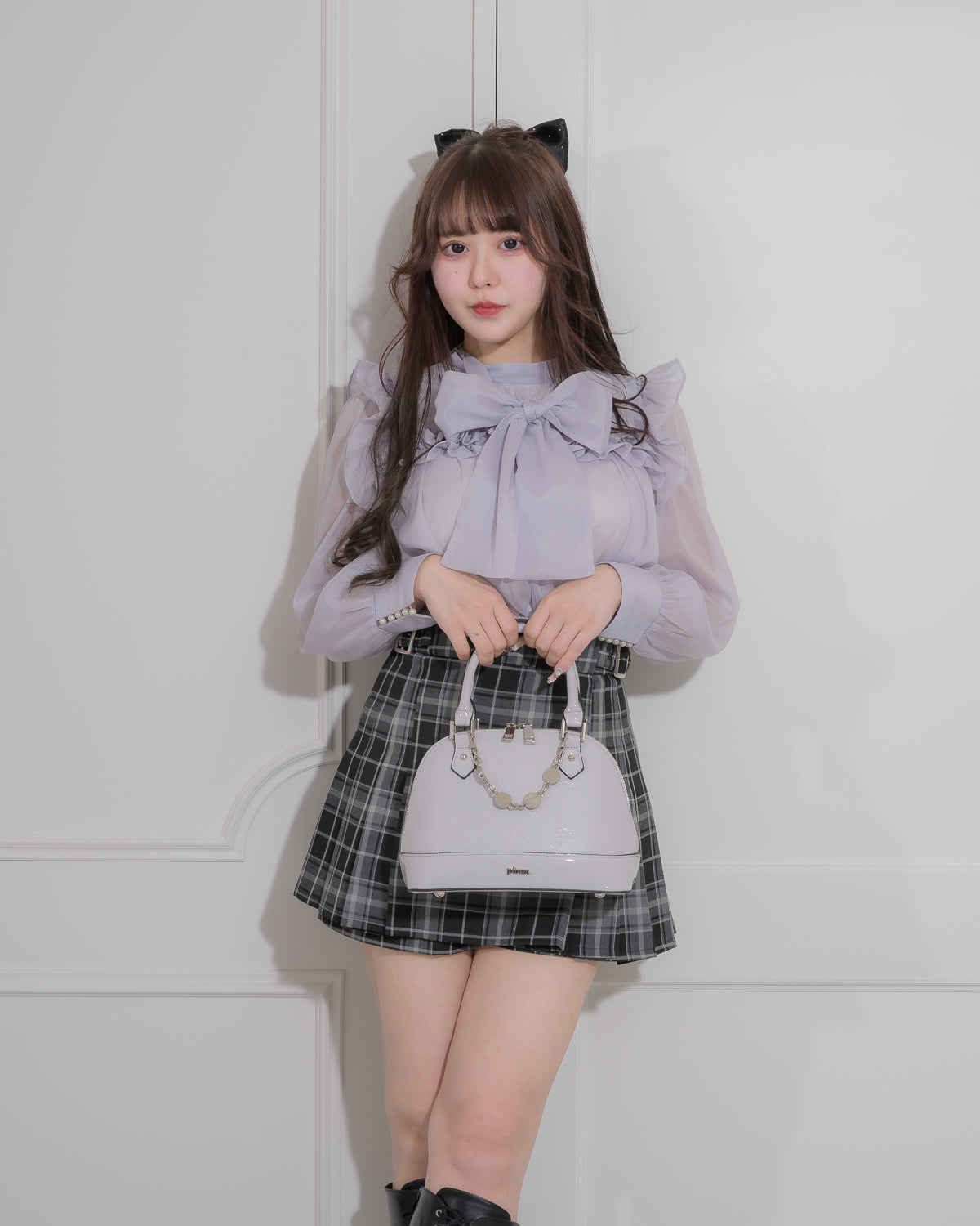 ビジュー付きpiumモノグラムエナメルミニバッグ