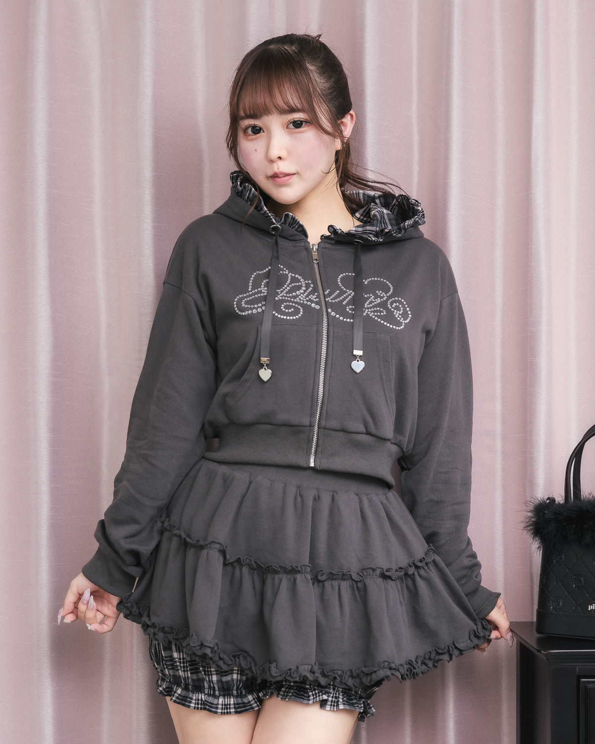 モデル身長:157cm/着用カラー:チャコール