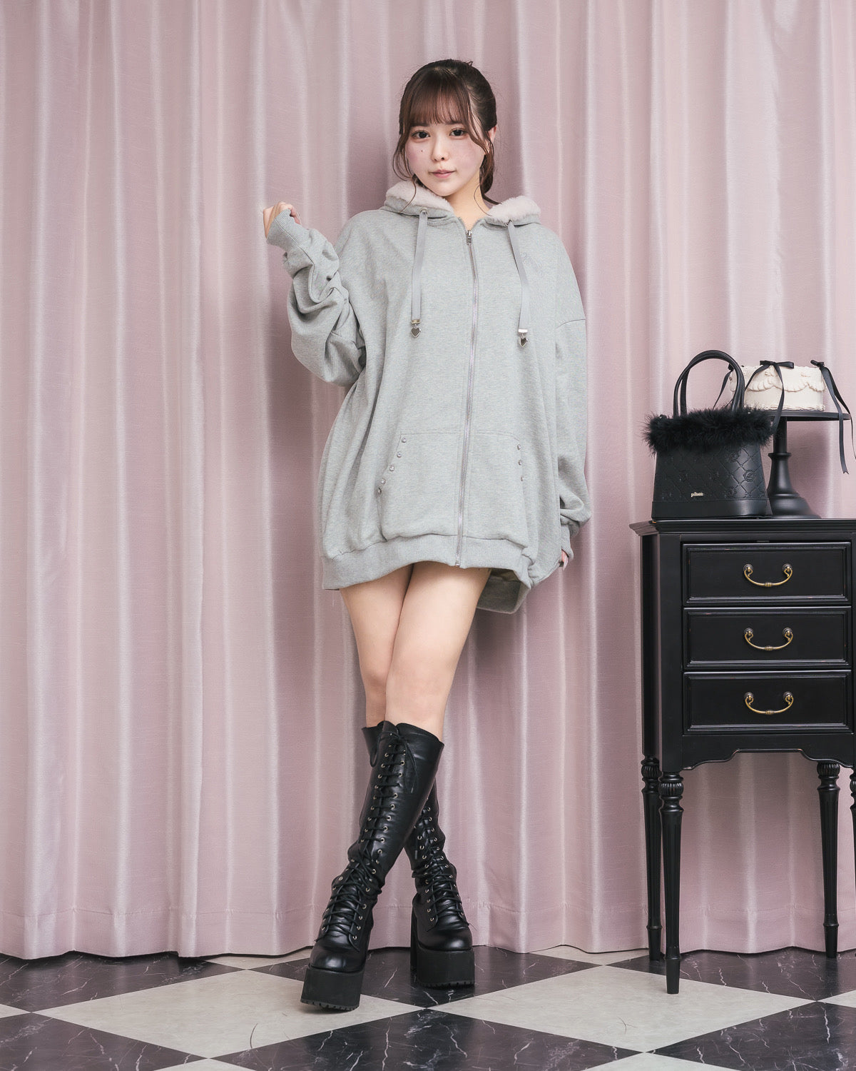 モデル身長:157cm/着用カラー:グレー