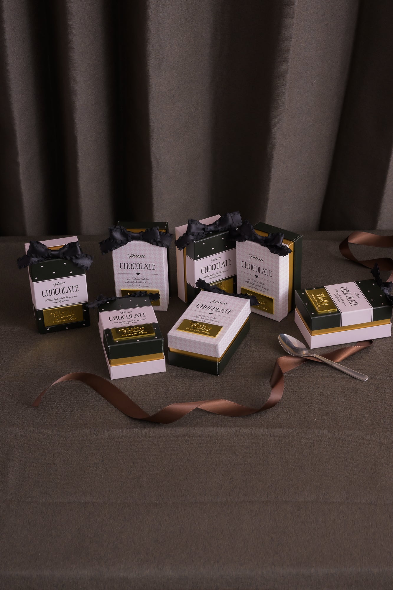 pium ribbon chocolate box