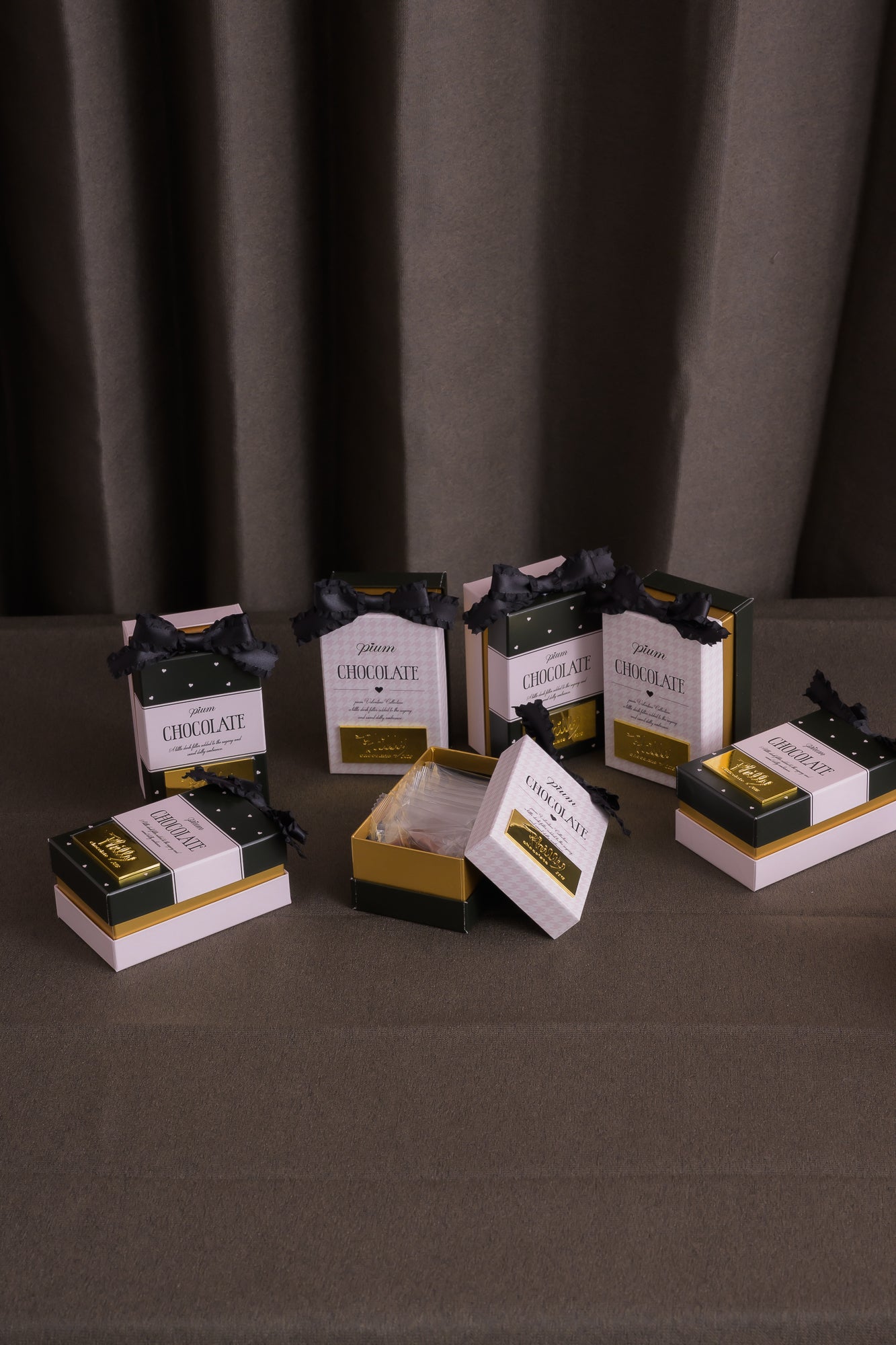 pium ribbon chocolate box