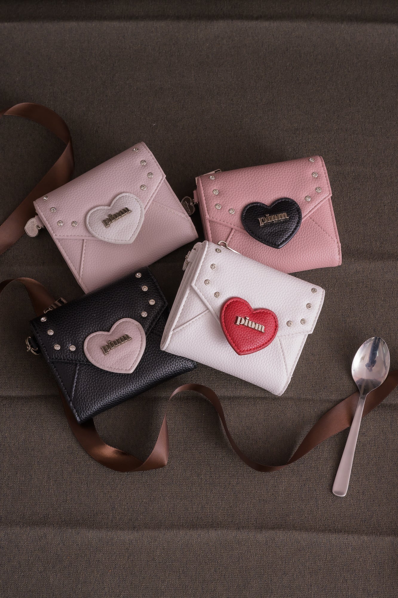 ラブレタースタッズウォレット