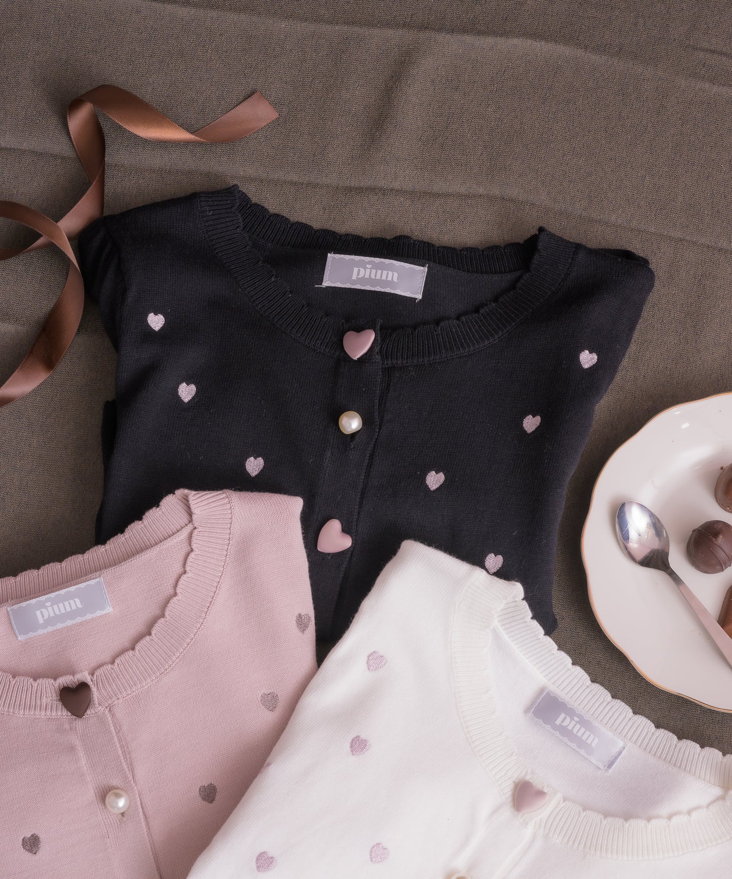 バイカラーハート刺繍カーディガン