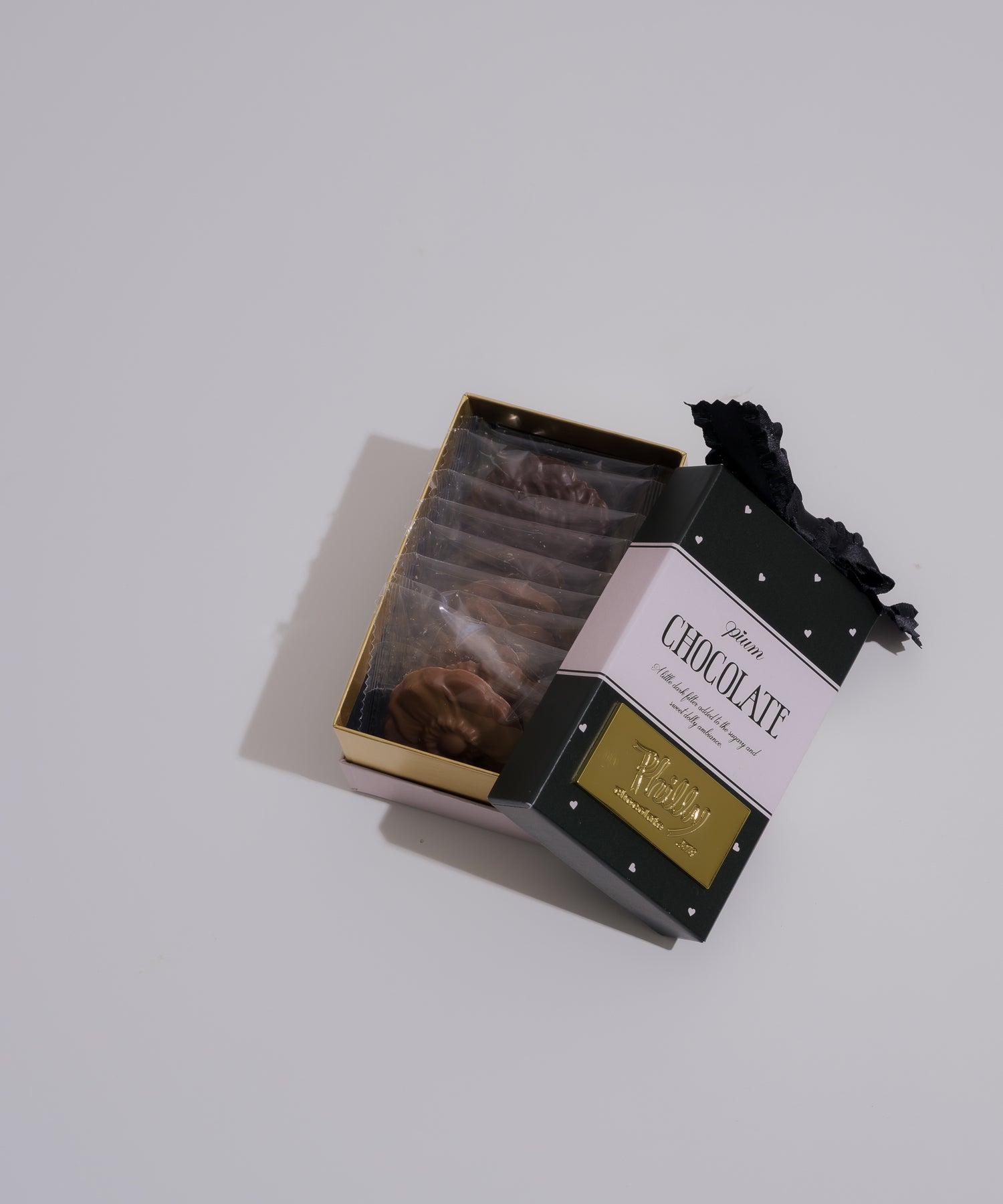 pium ribbon chocolate box
