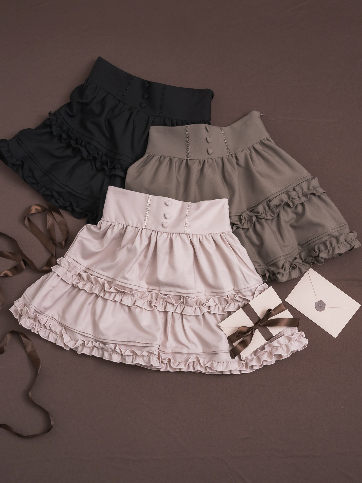 ハートボタンボリュームフレアミニスカート