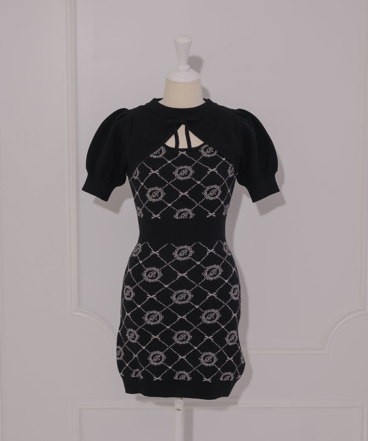 カラー:ブラック