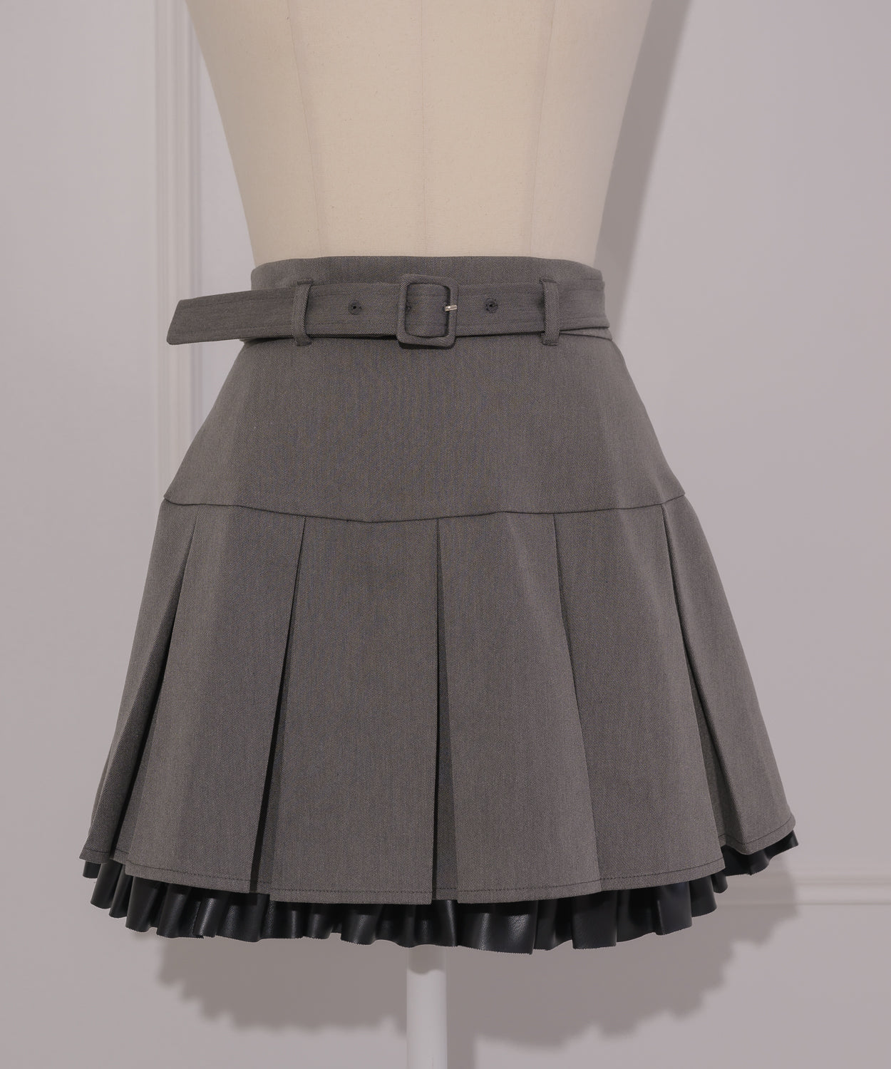 カラー:チャコール