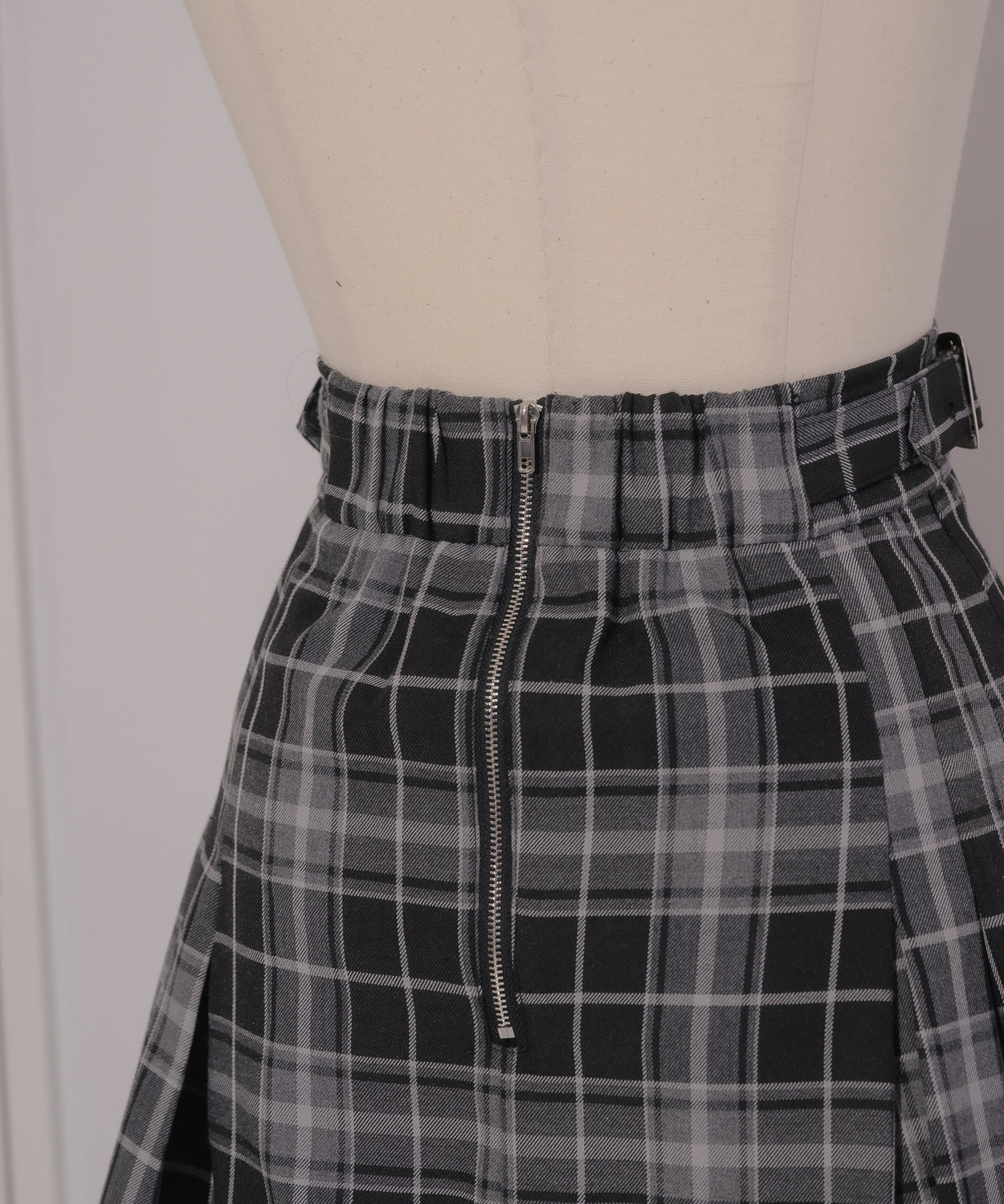 サイドベルトプリーツスカパン