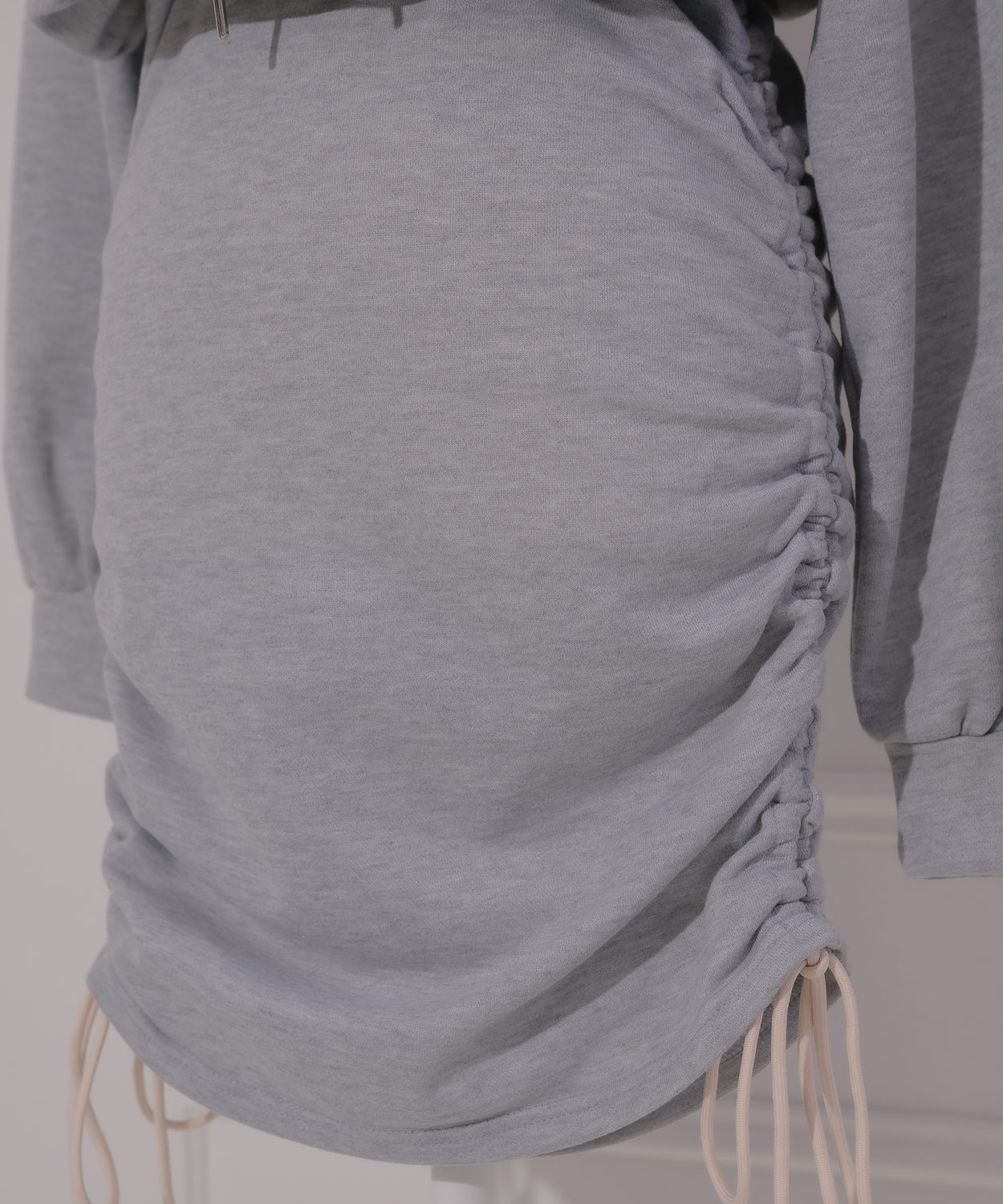 フードフリルスウェットミニワンピース