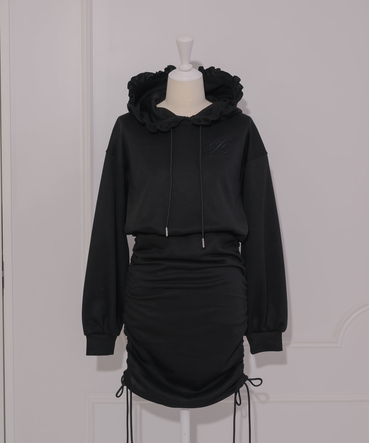 カラー:ブラック