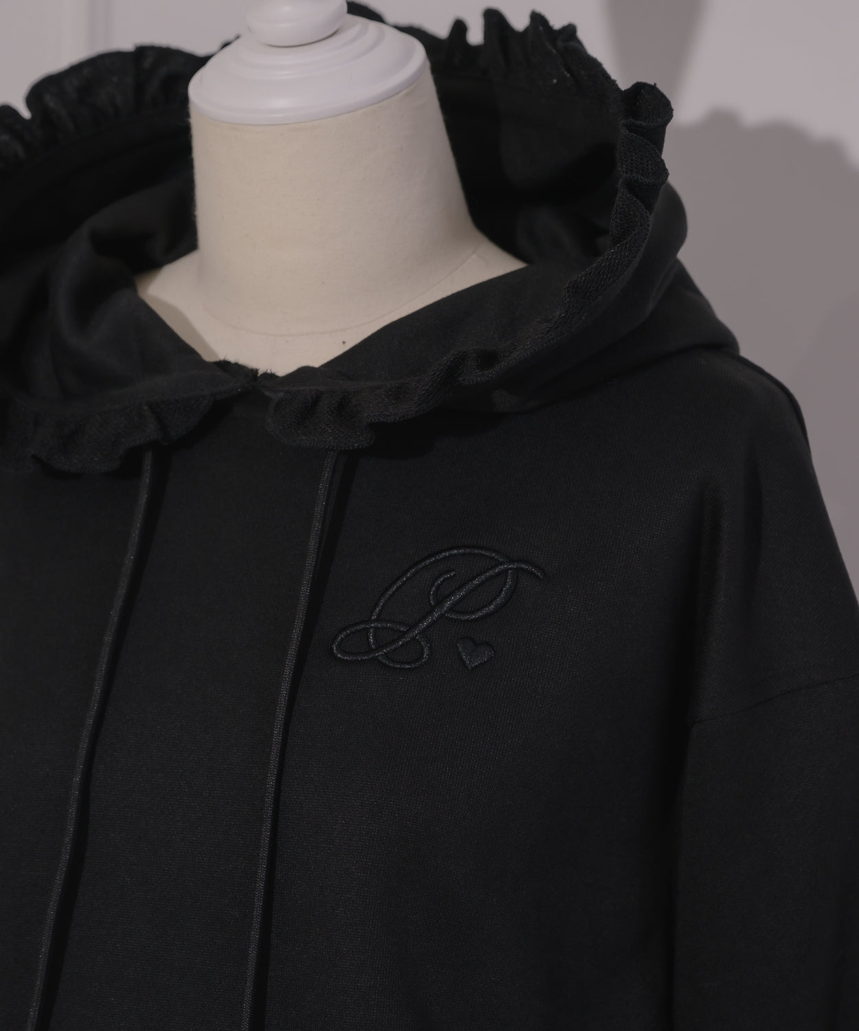 フードフリルスウェットミニワンピース