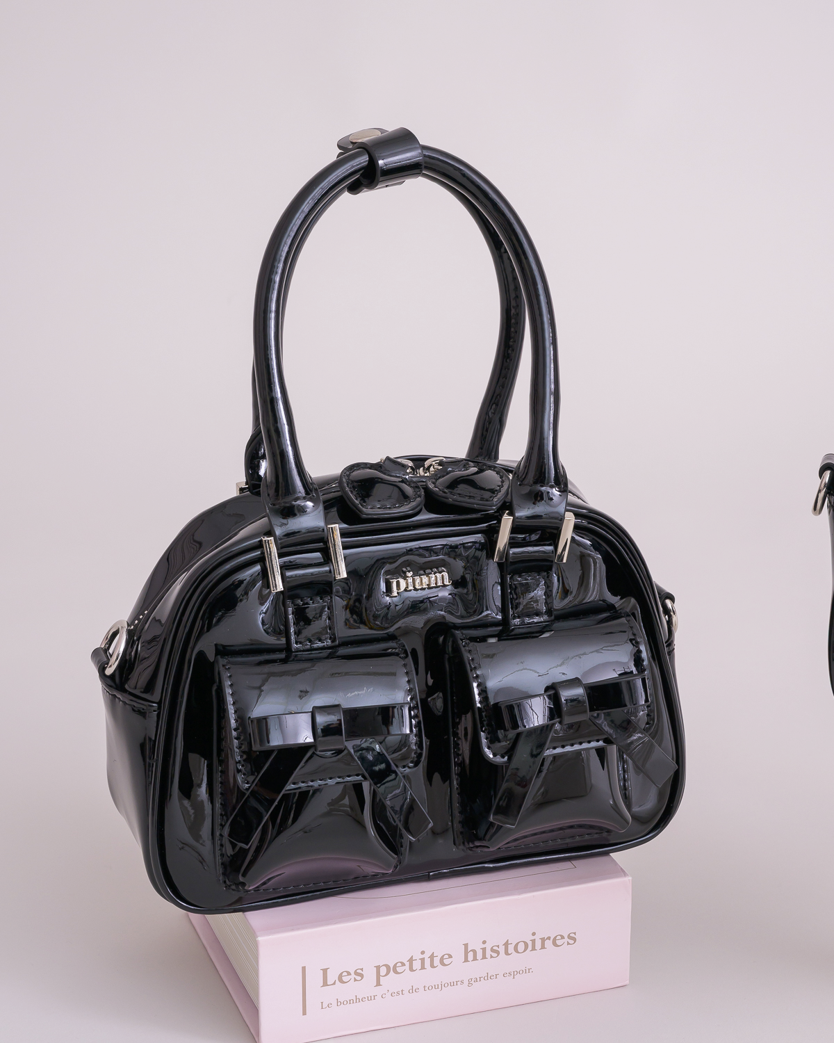 カラー:ブラック