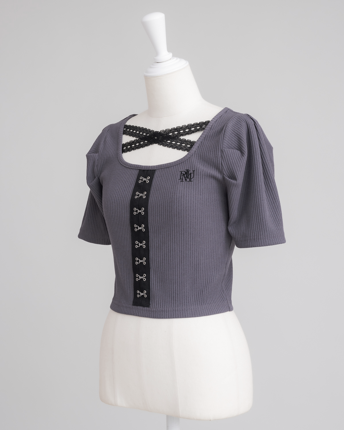 フロントホックリブカットソー