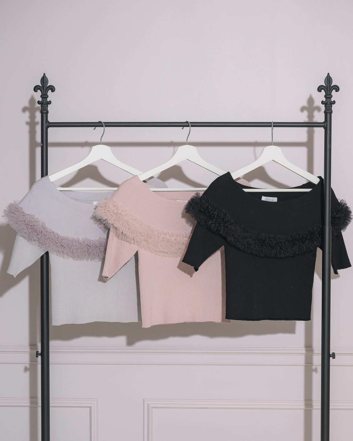 チュールフリルオフショルニットトップス