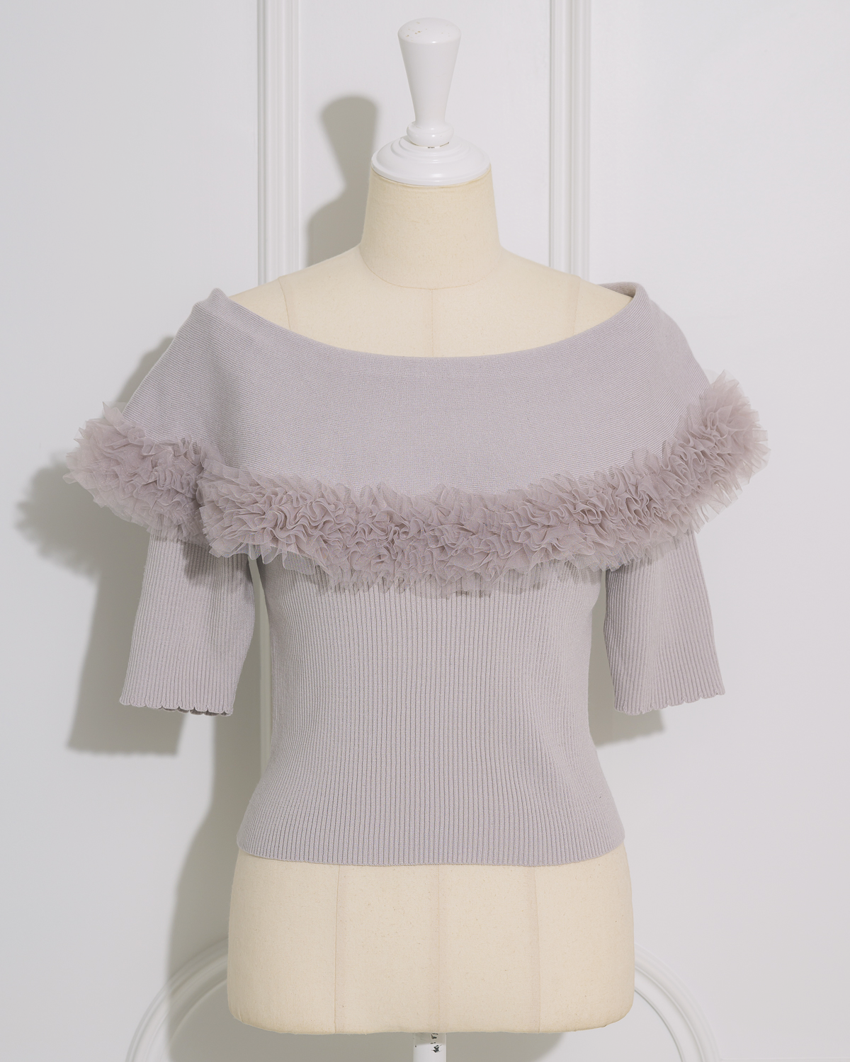 チュールフリルオフショルニットトップス – pium チュールフリルオフショルニットトップス – pium