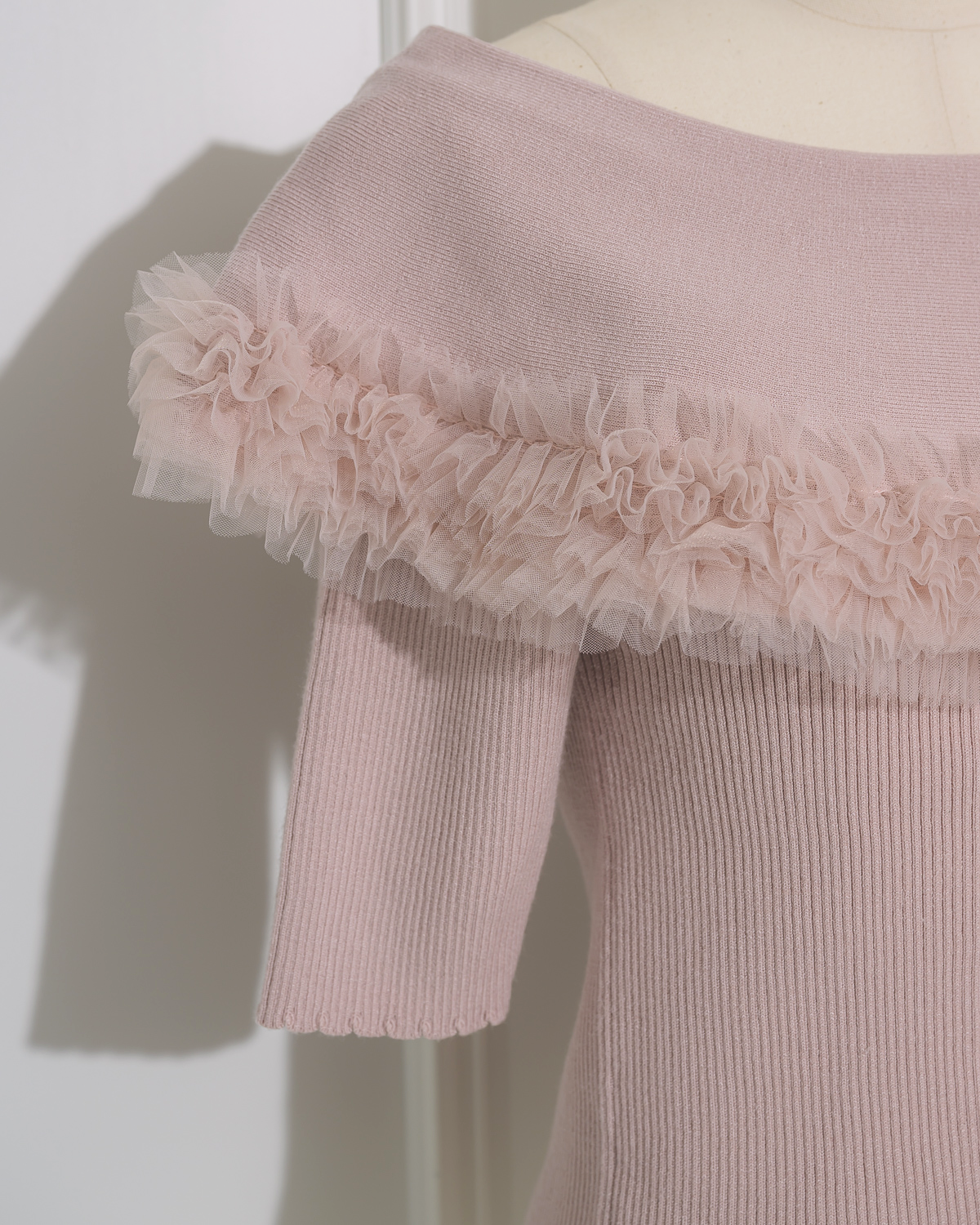 チュールフリルオフショルニットトップス