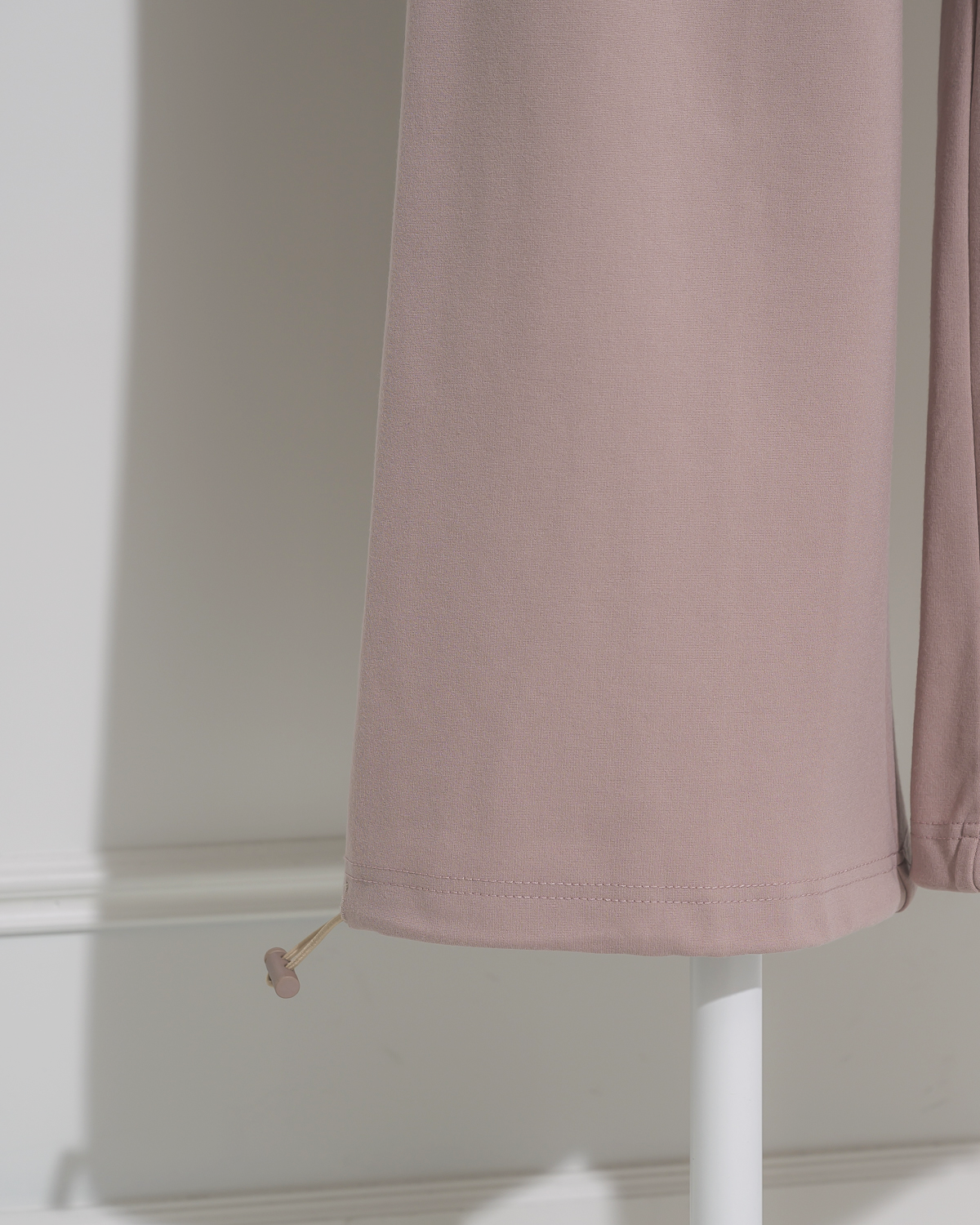 バイカラーテープTシャツ×カーゴパンツセット