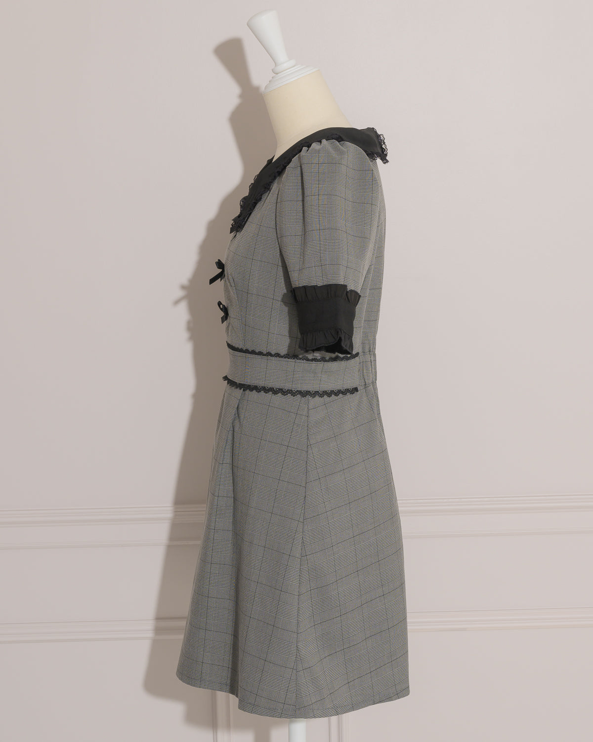 フロントリボン衿付きミニワンピ