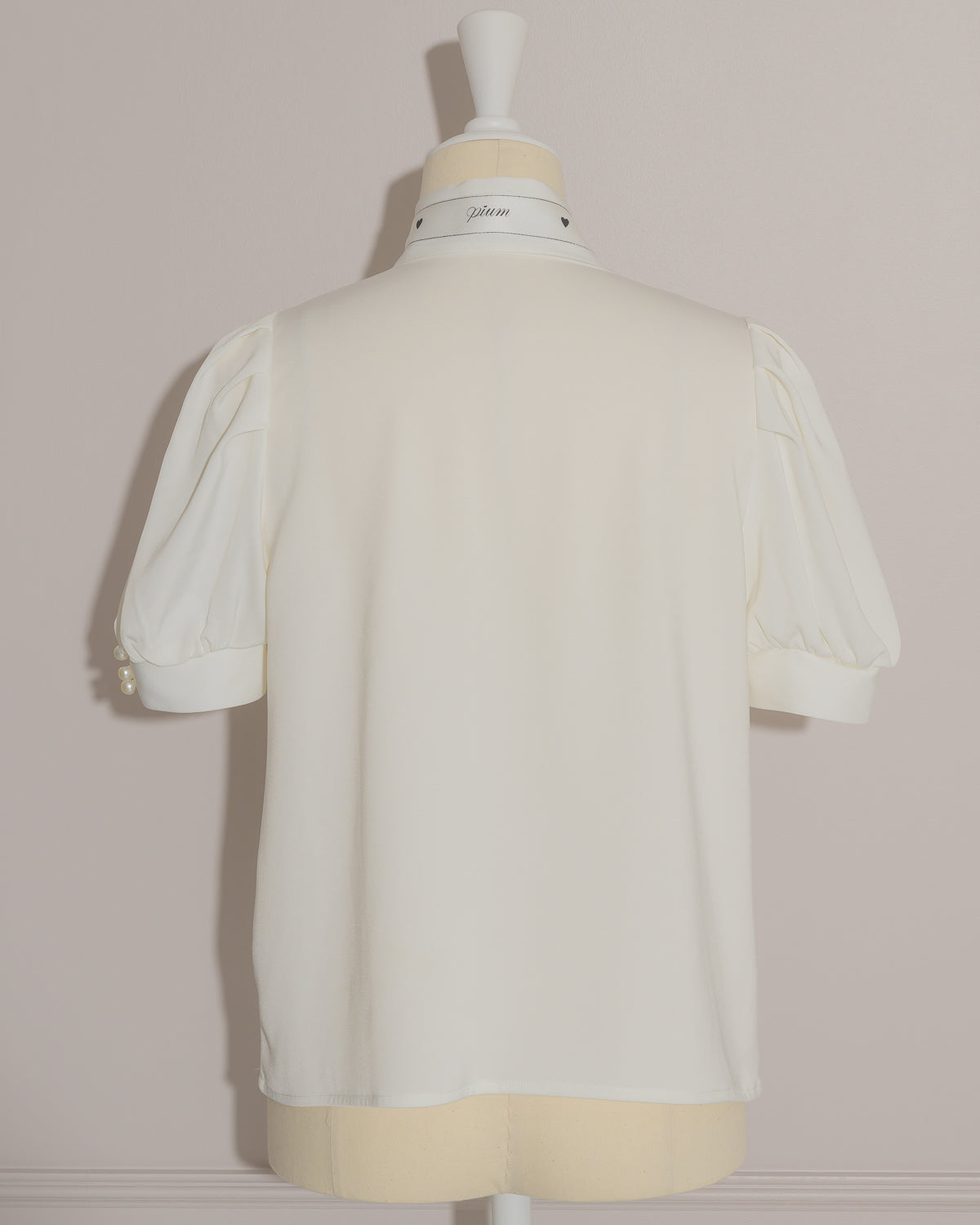 ロゴリボンボウタイブラウス