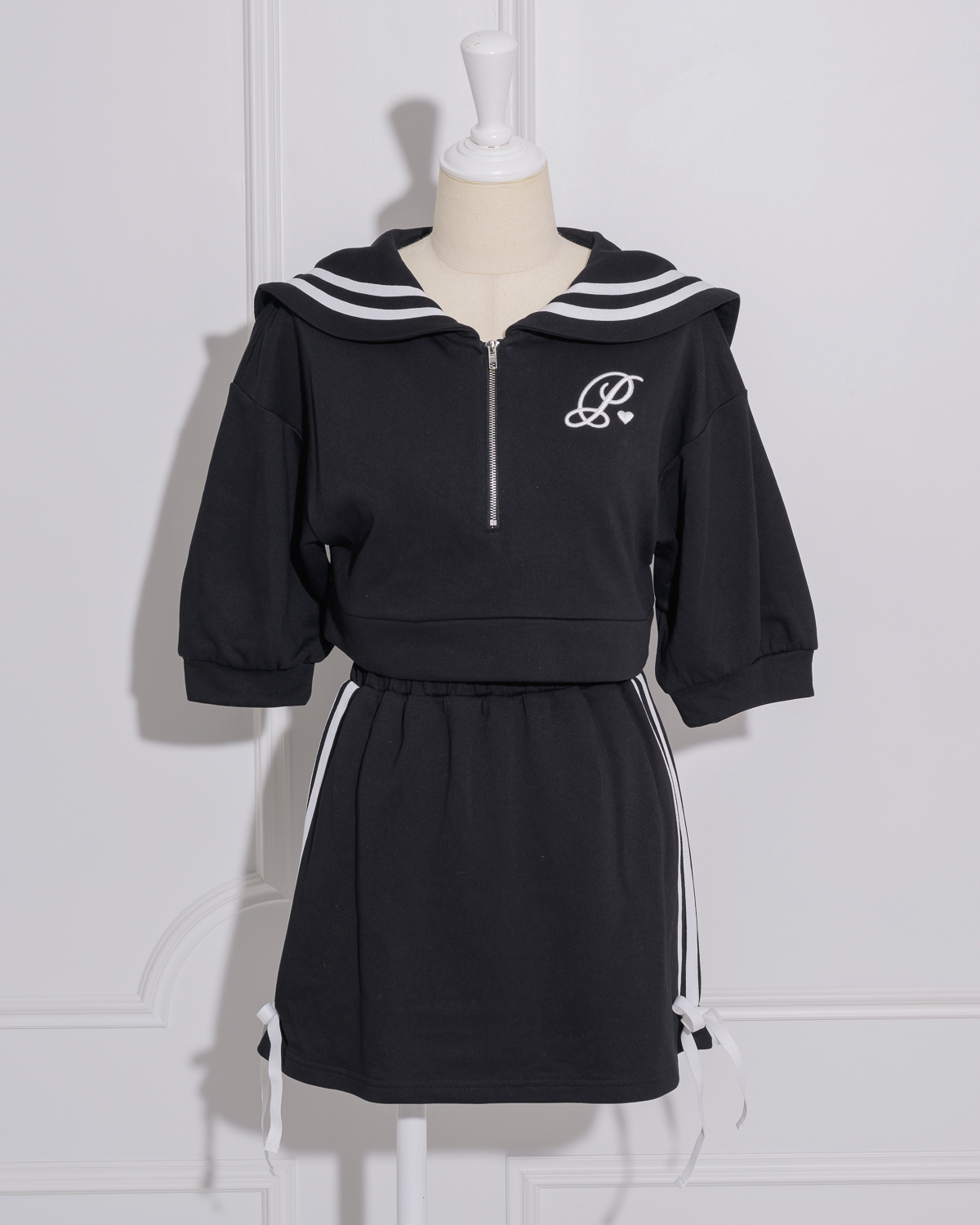 カラー:ブラック