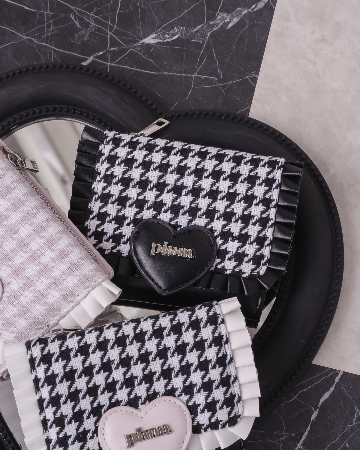 カラー:ブラック