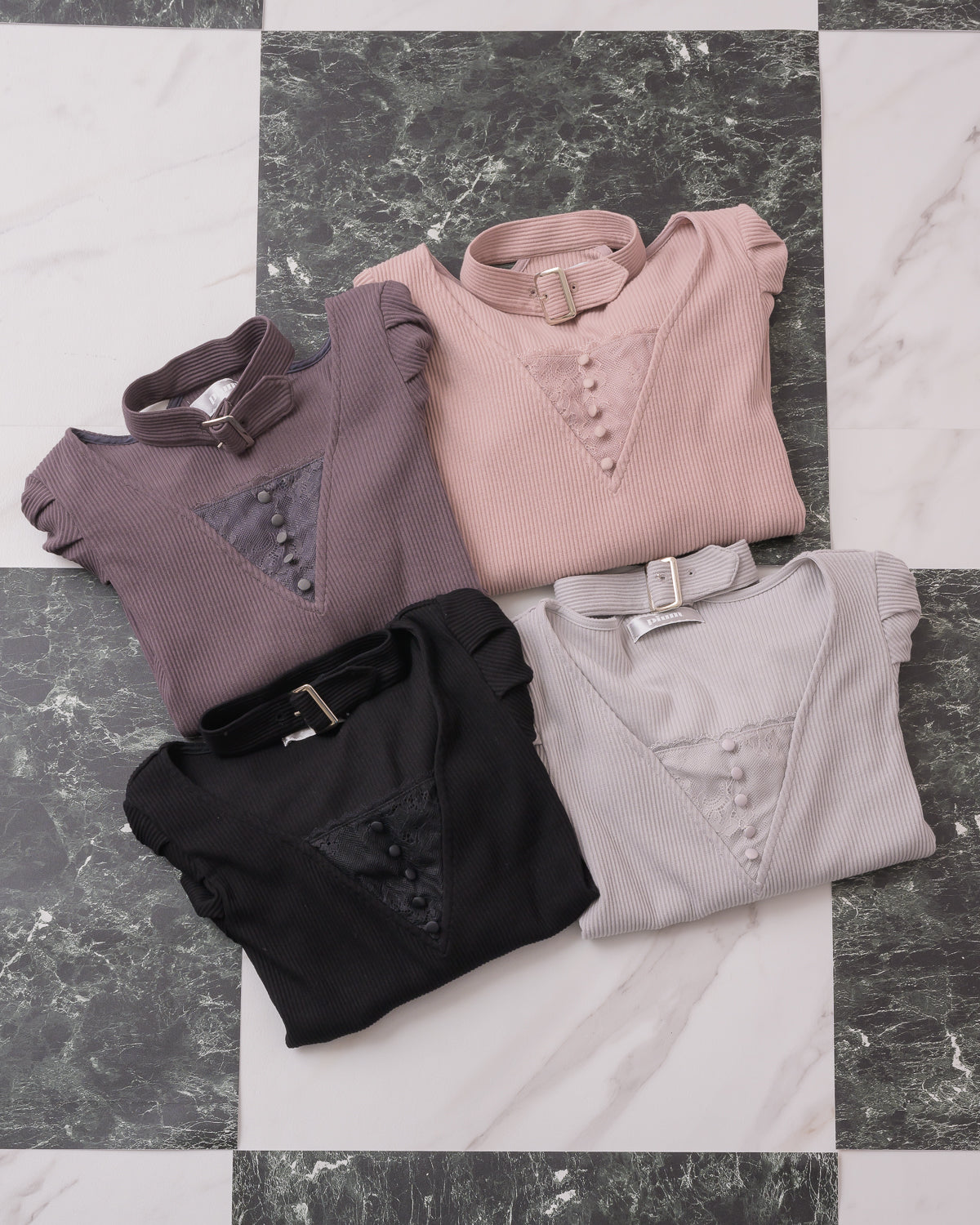 チョーカーベルトカットソー