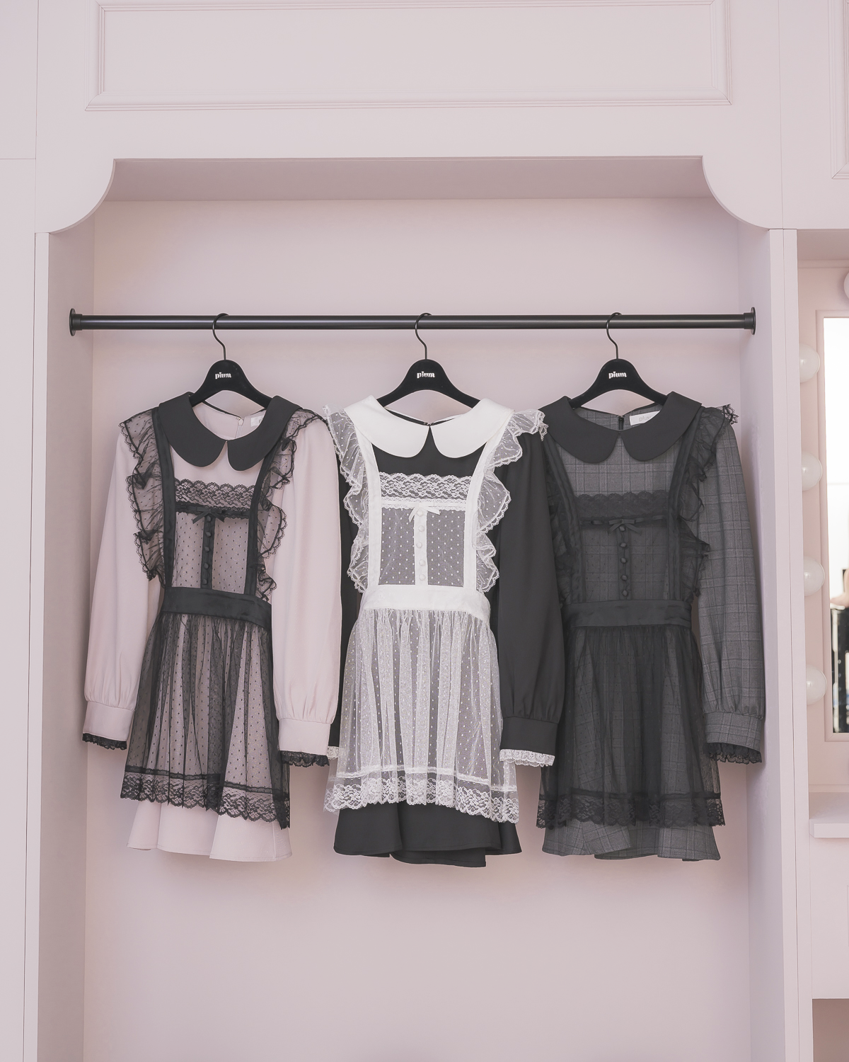 チュールエプロン付きドーリーワンピース