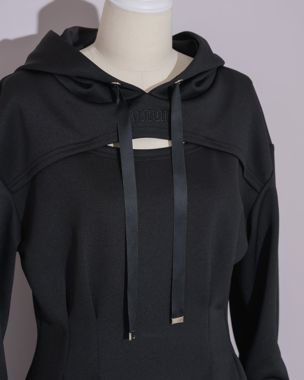 カットアウトボンディングパーカーワンピ