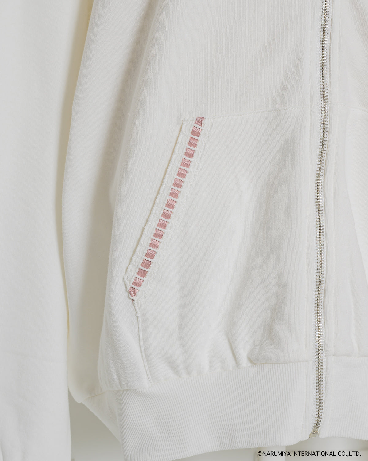 カラー：ホワイト